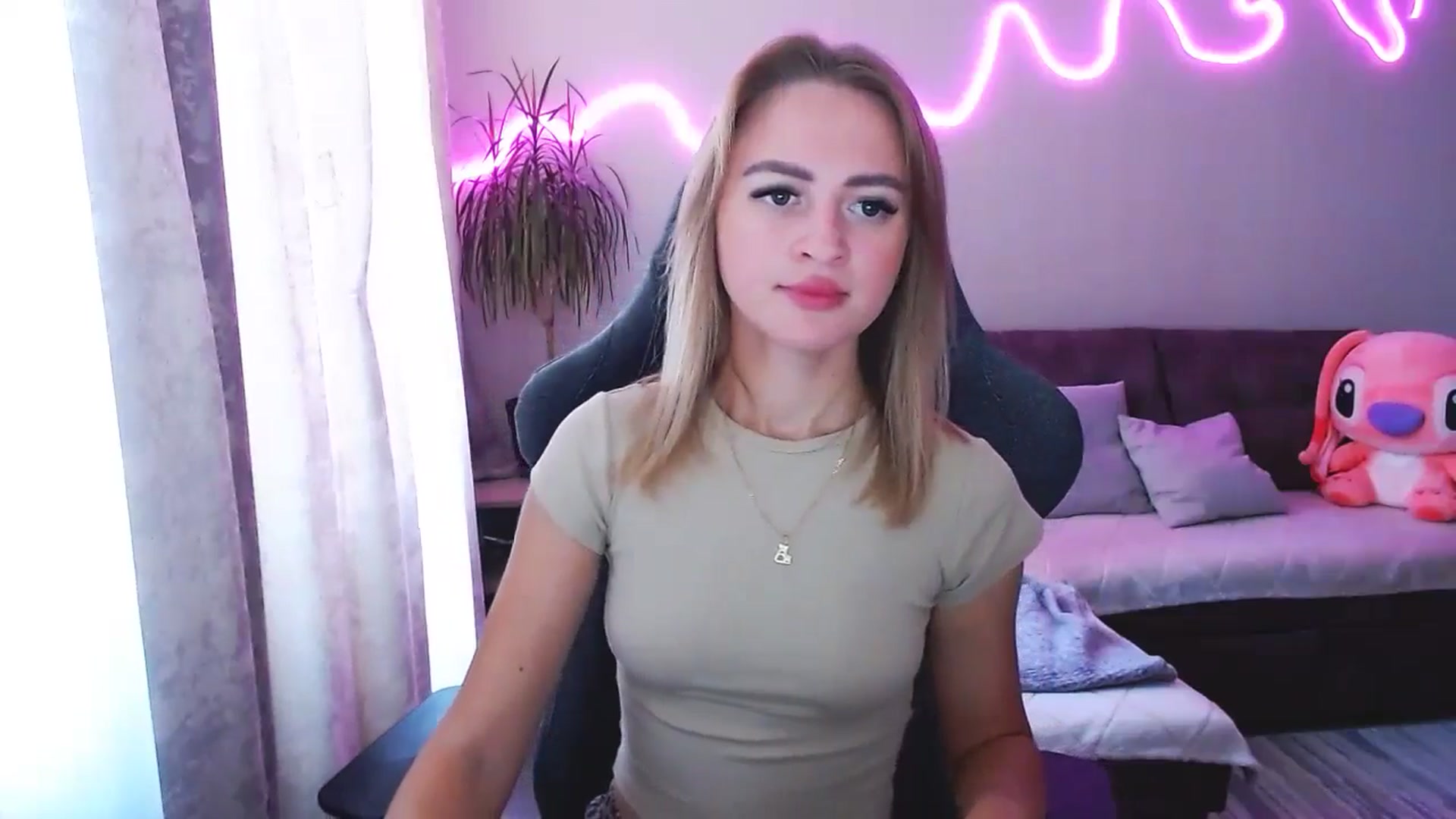 Gallery image thumbnail from BlackLovee's myfreecams stream on, 09/24/2025, 08:33 image 14 of 20