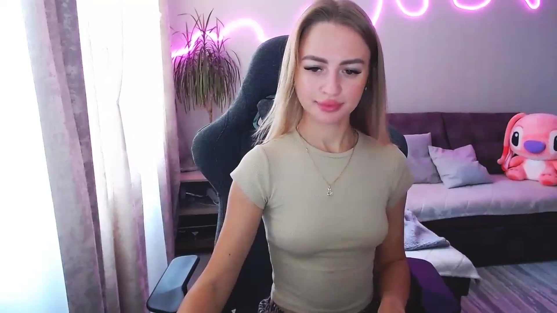 Gallery image thumbnail from BlackLovee's myfreecams stream on, 09/24/2025, 08:54 image 5 of 20