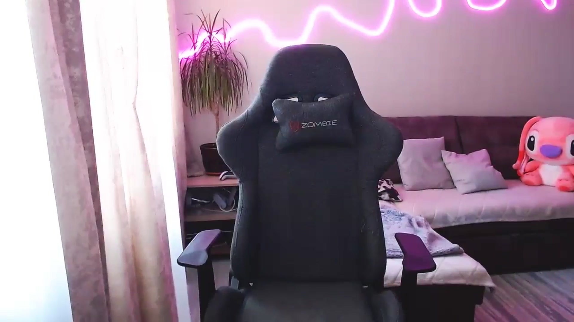 Gallery image thumbnail from BlackLovee's myfreecams stream on, 09/24/2025, 08:54 image 3 of 20