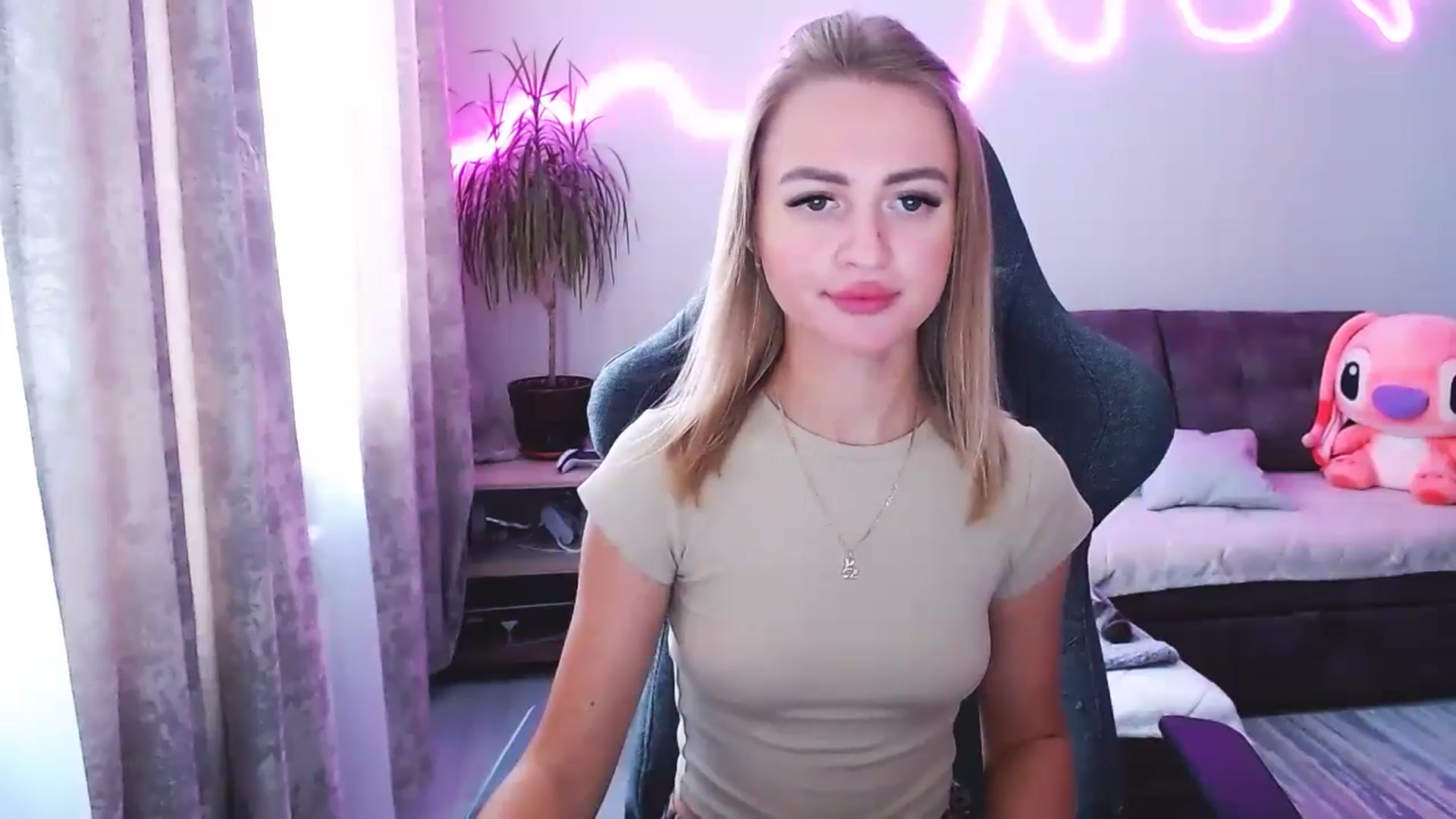 Gallery image thumbnail from BlackLovee's myfreecams stream on, 09/24/2025, 13:57 image 5 of 20