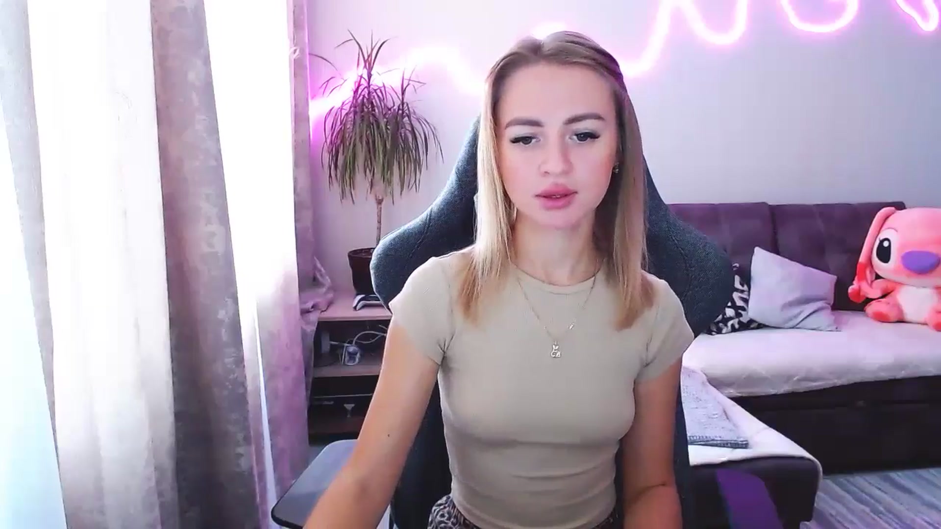 Gallery image thumbnail from BlackLovee's myfreecams stream on, 10/02/2025, 09:26 image 8 of 20