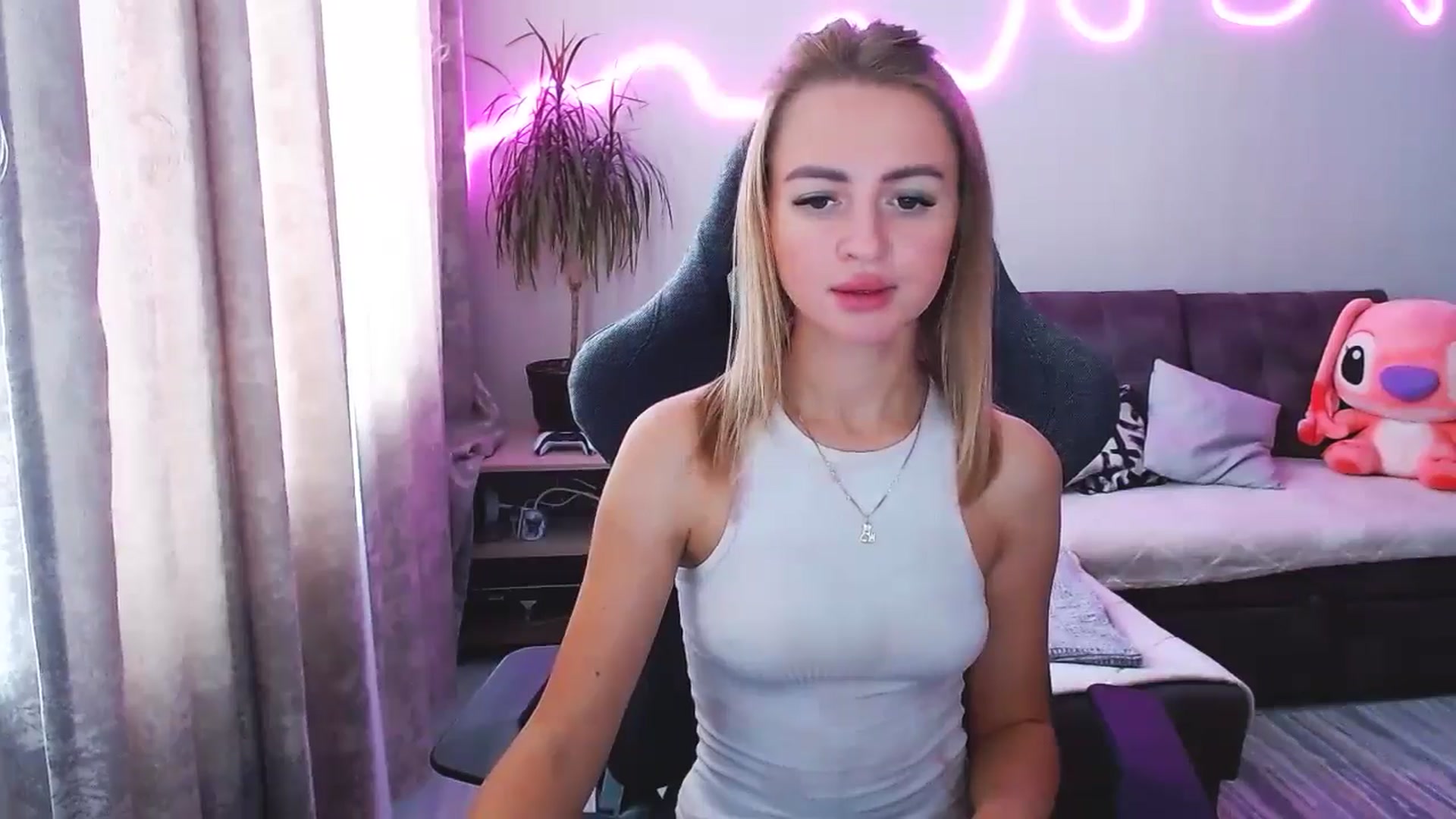 Gallery image thumbnail from BlackLovee's myfreecams stream on, 10/02/2025, 12:30 image 10 of 20