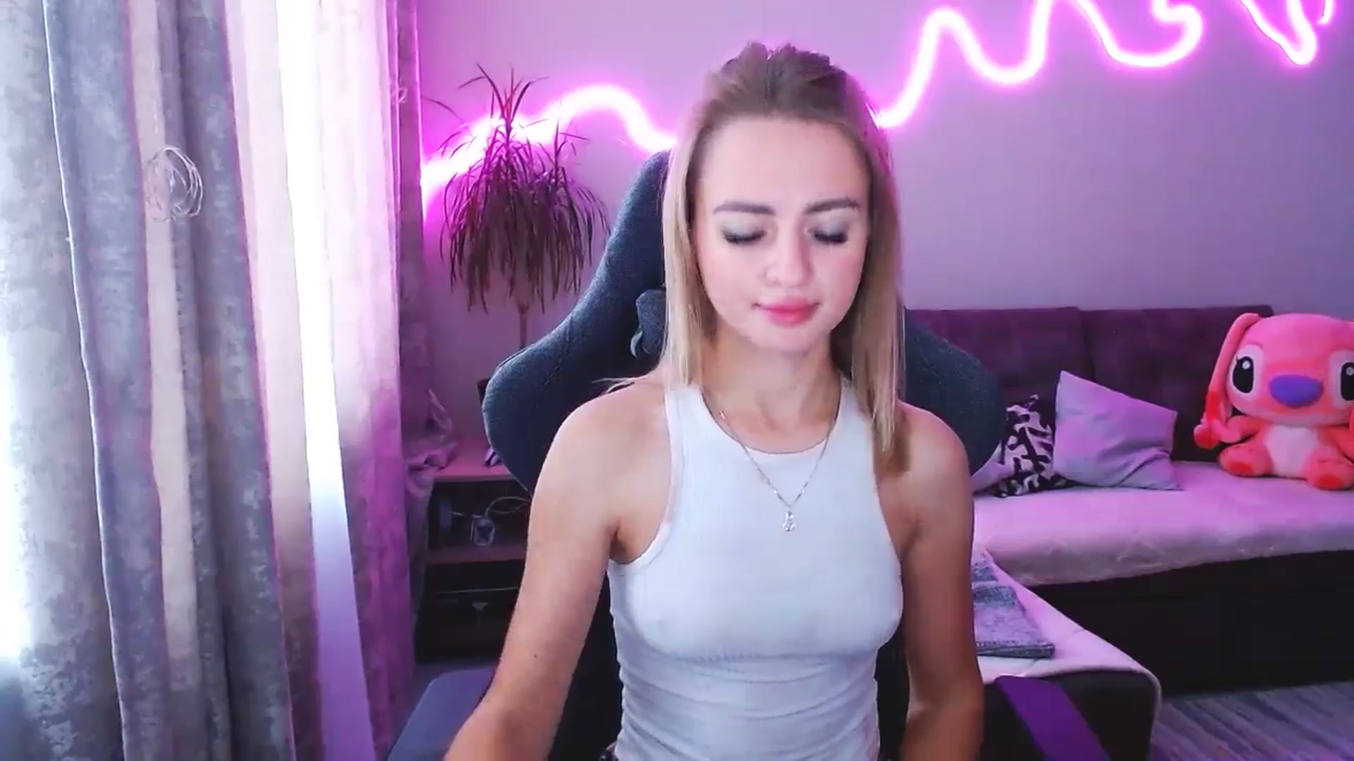 Gallery image thumbnail from BlackLovee's myfreecams stream on, 10/02/2025, 13:22 image 10 of 20