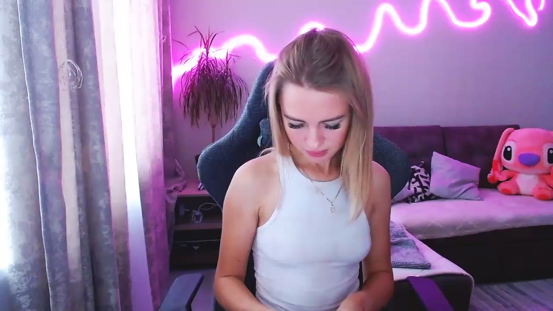 Gallery image thumbnail from BlackLovee's myfreecams stream on, 10/02/2025, 13:22 image 6 of 20