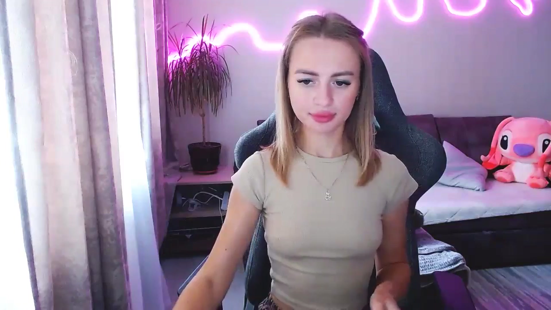 Gallery image thumbnail from BlackLovee's myfreecams stream on, 10/05/2025, 13:06 image 20 of 20