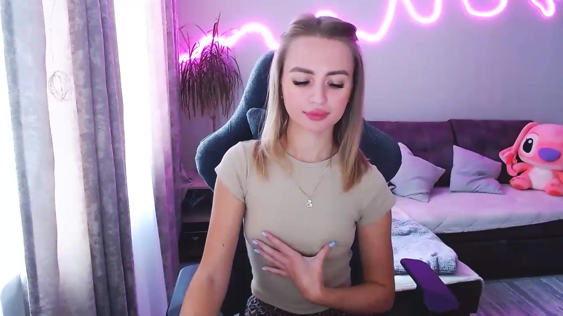 Gallery image thumbnail from BlackLovee's myfreecams stream on, 10/10/2025, 11:42 image 20 of 20