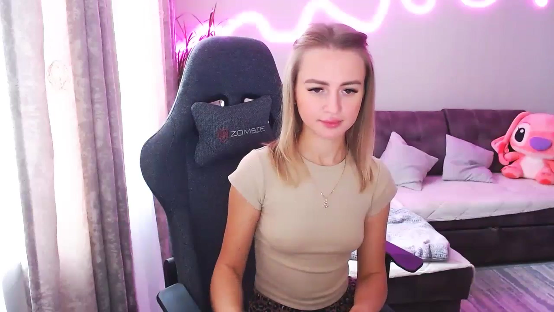 Gallery image thumbnail from BlackLovee's myfreecams stream on, 10/10/2025, 11:42 image 8 of 20