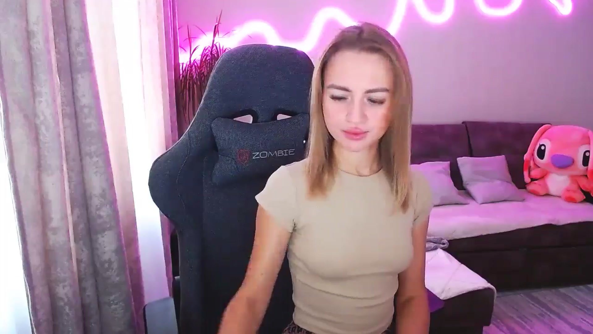 Gallery image thumbnail from BlackLovee's myfreecams stream on, 10/13/2025, 08:26 image 2 of 20
