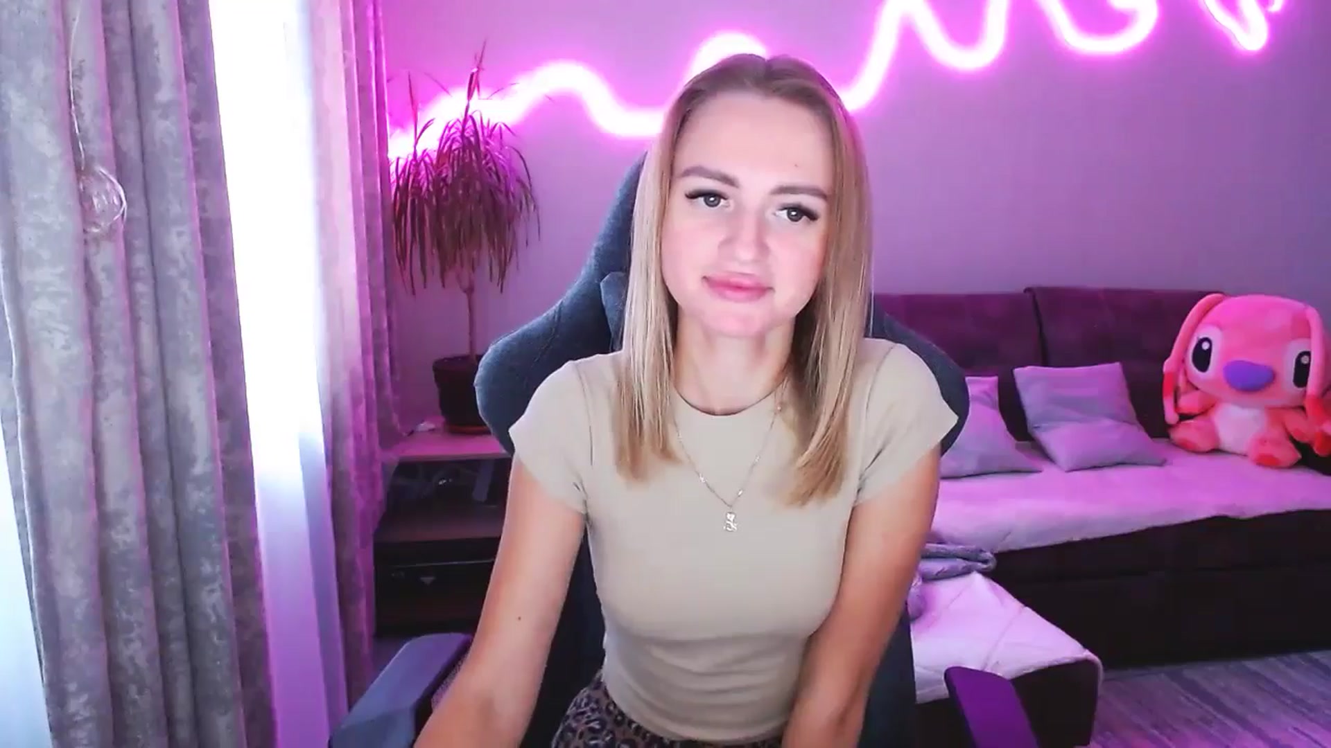 Gallery image thumbnail from BlackLovee's myfreecams stream on, 10/13/2025, 13:28 image 2 of 20