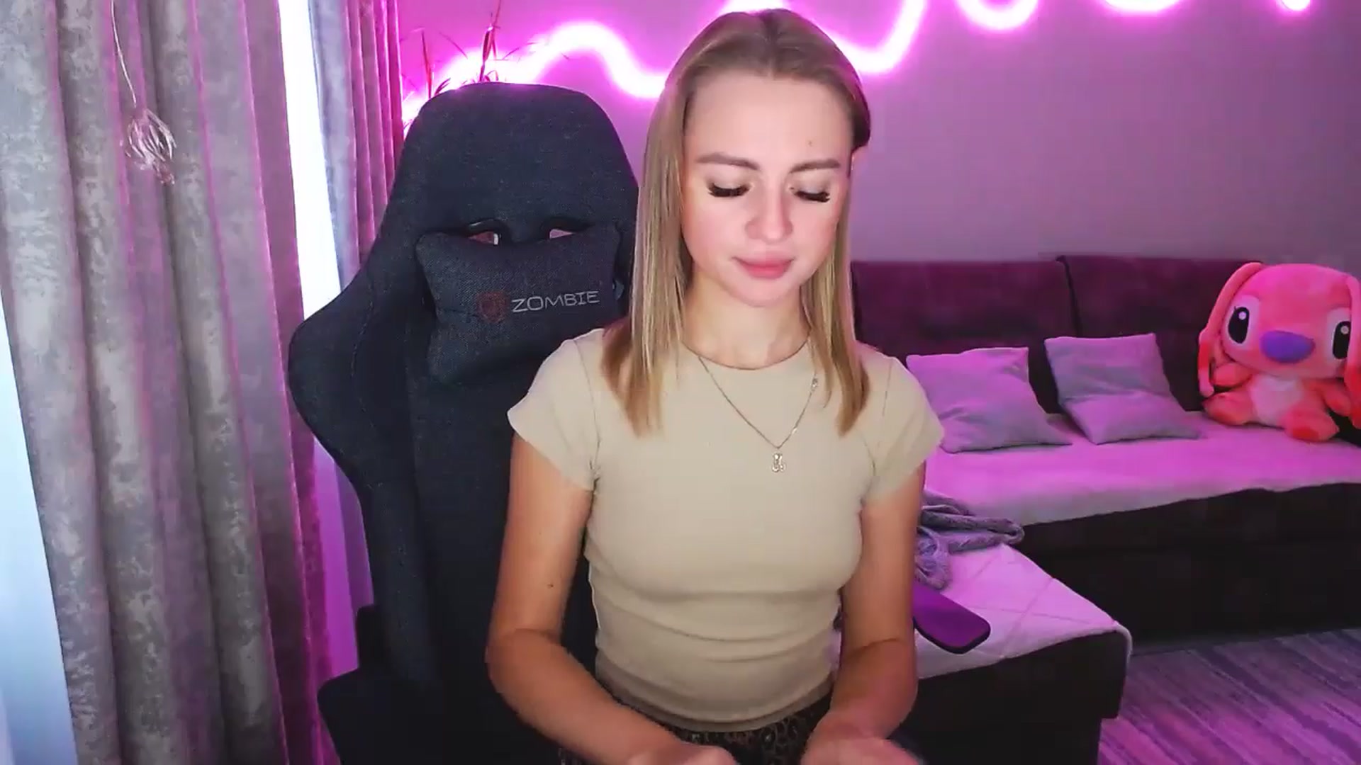 Gallery image thumbnail from BlackLovee's myfreecams stream on, 10/13/2025, 13:55 image 6 of 20