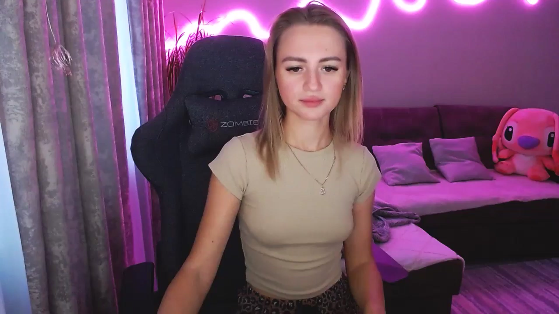 Gallery image thumbnail from BlackLovee's myfreecams stream on, 10/13/2025, 13:55 image 15 of 20