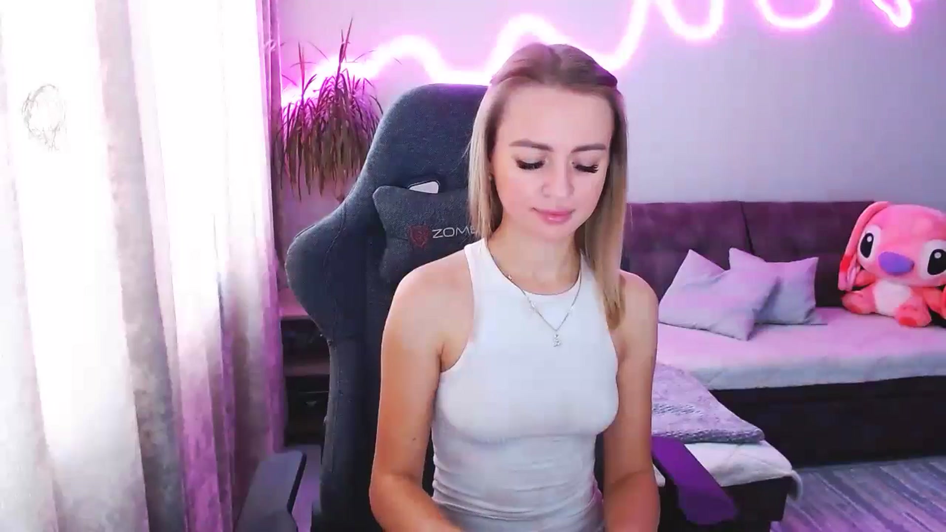 Gallery image thumbnail from BlackLovee's myfreecams stream on, 10/14/2025, 10:33 image 3 of 20
