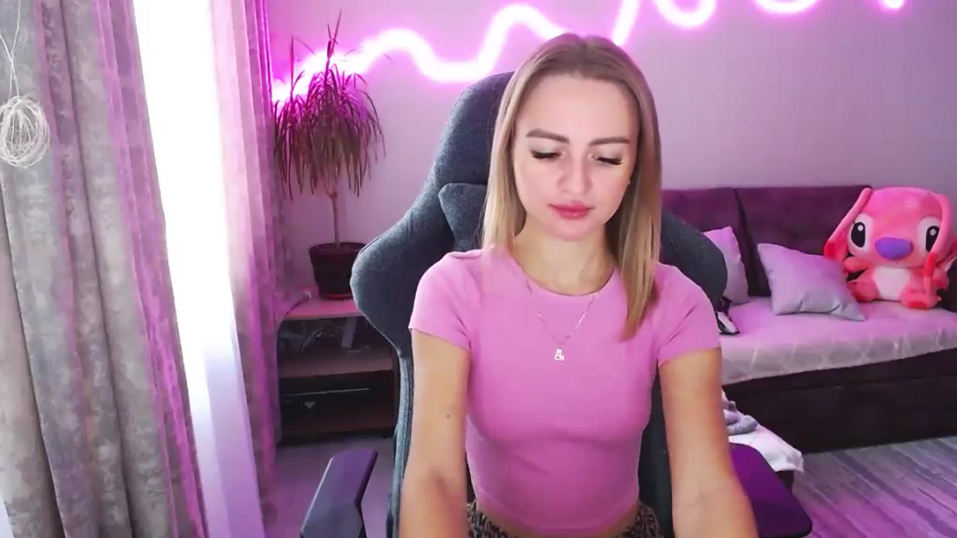 Gallery image thumbnail from BlackLovee's myfreecams stream on, 10/17/2025, 09:51 image 11 of 20