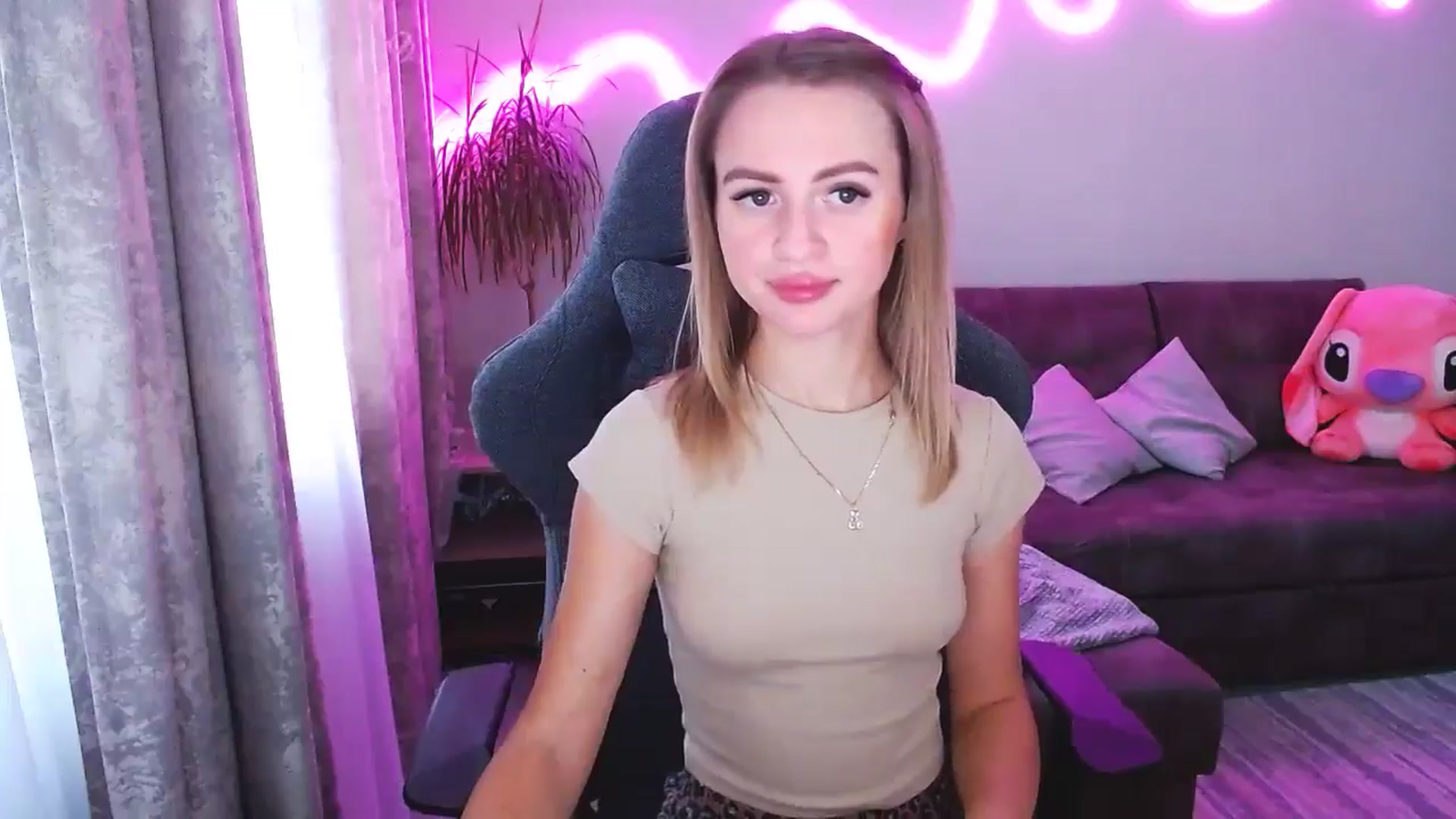 Gallery image thumbnail from BlackLovee's myfreecams stream on, 10/22/2025, 10:21 image 6 of 20
