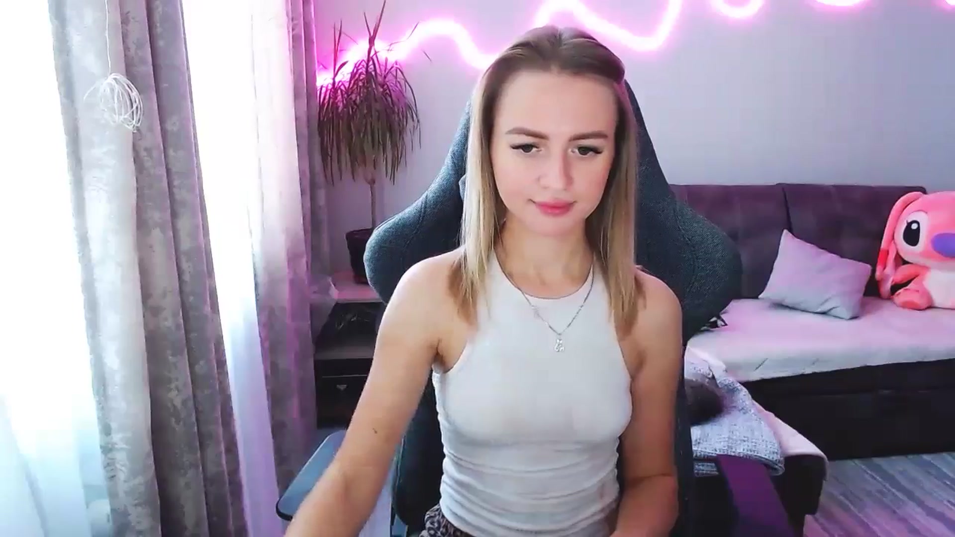 Gallery image thumbnail from BlackLovee's myfreecams stream on, 10/25/2025, 11:35 image 9 of 20