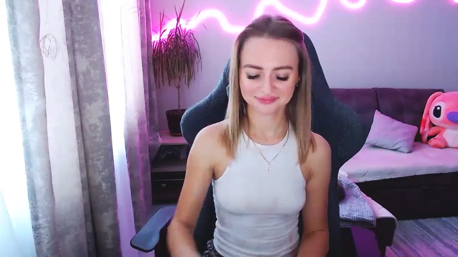 Gallery image thumbnail from BlackLovee's myfreecams stream on, 10/25/2025, 11:35 image 6 of 20