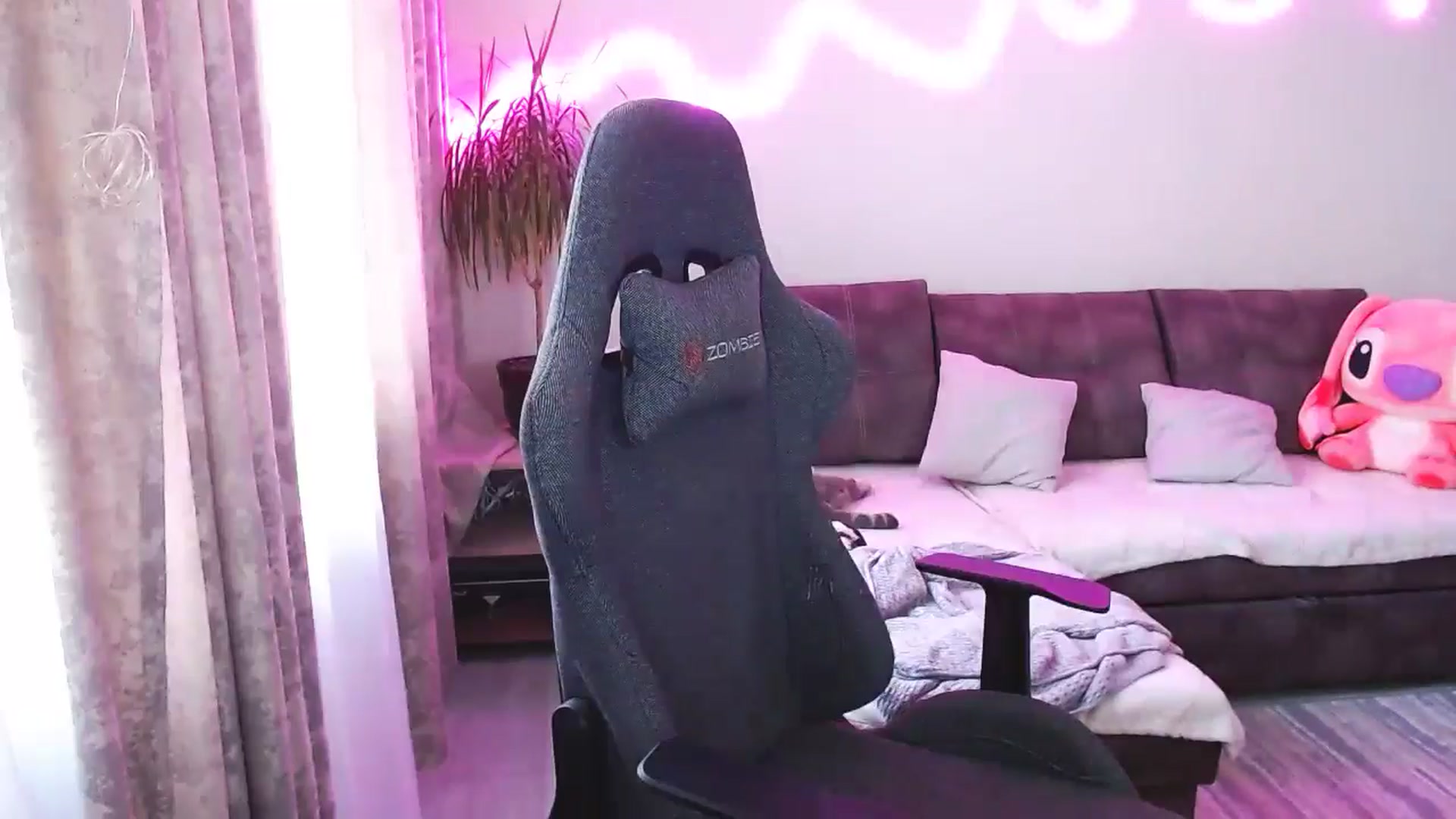 Gallery image thumbnail from BlackLovee's myfreecams stream on, 10/26/2025, 08:23 image 8 of 20