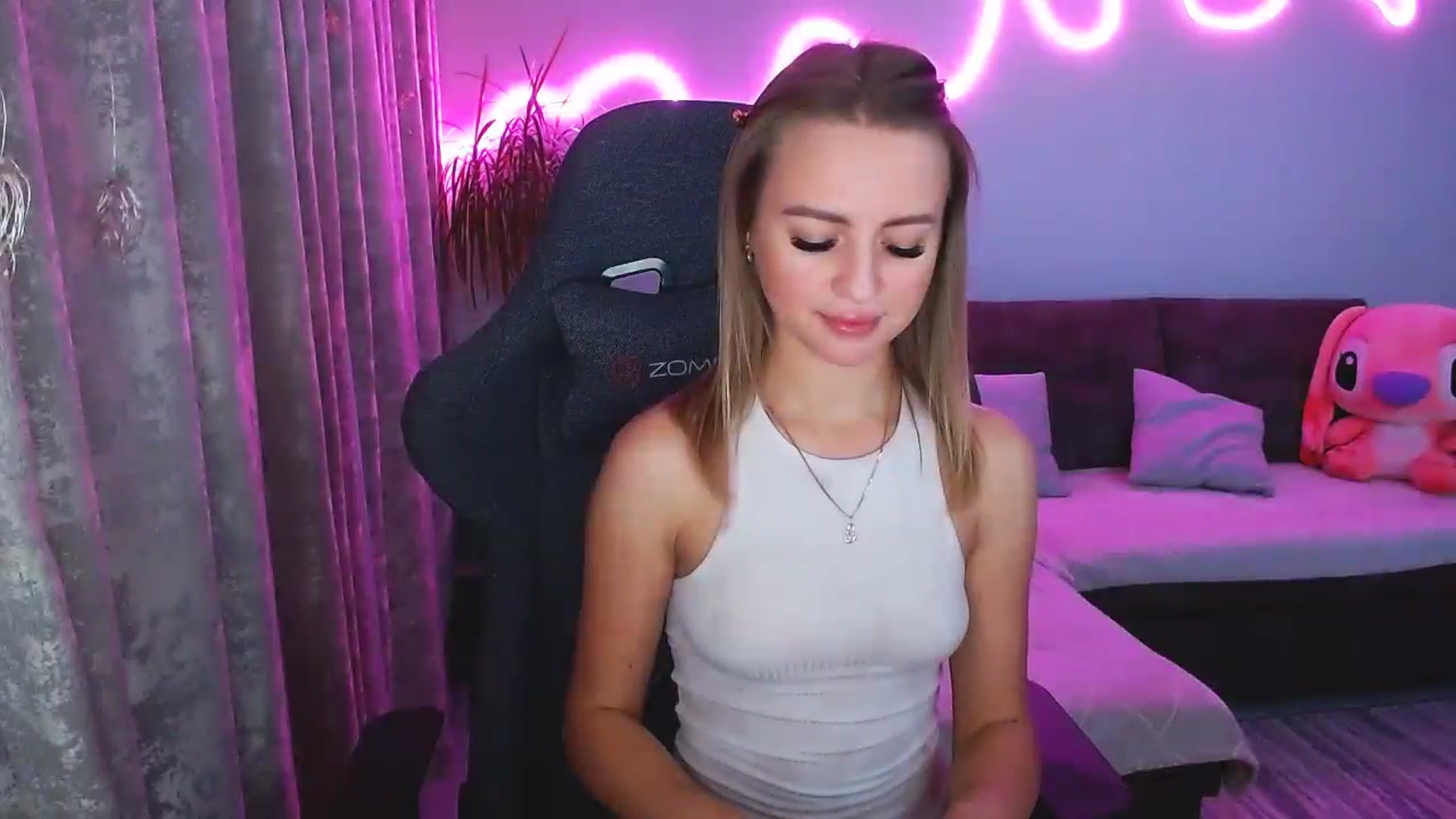 Gallery image thumbnail from BlackLovee's myfreecams stream on, 11/02/2025, 14:13 image 4 of 20