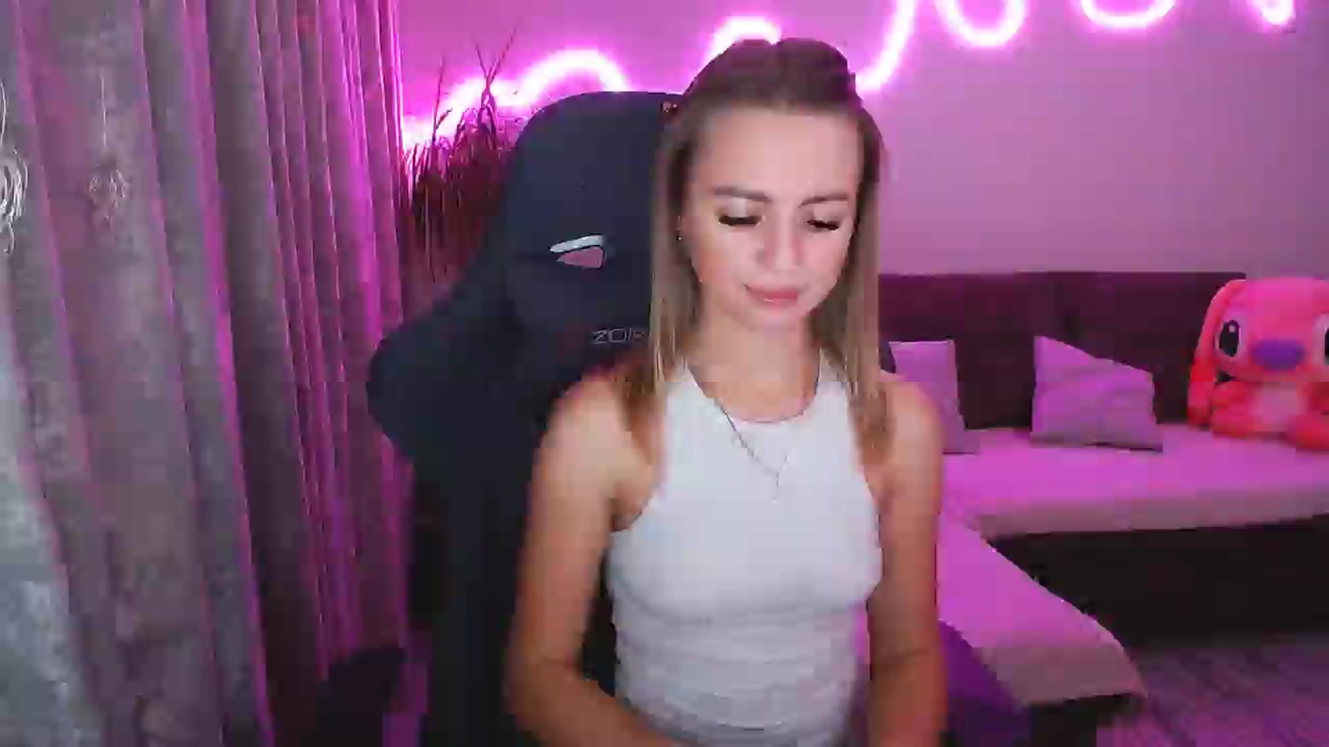 Gallery image thumbnail from BlackLovee's myfreecams stream on, 11/02/2025, 14:13 image 6 of 20