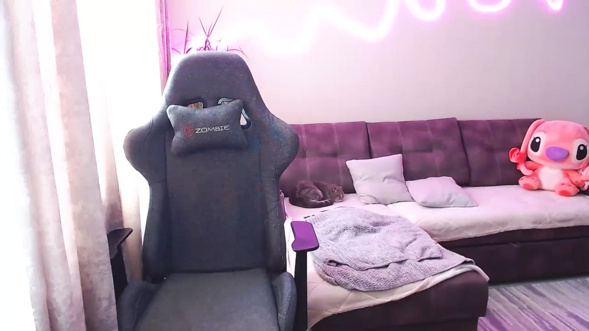 Gallery image thumbnail from BlackLovee's myfreecams stream on, 11/03/2025, 08:44 image 13 of 20