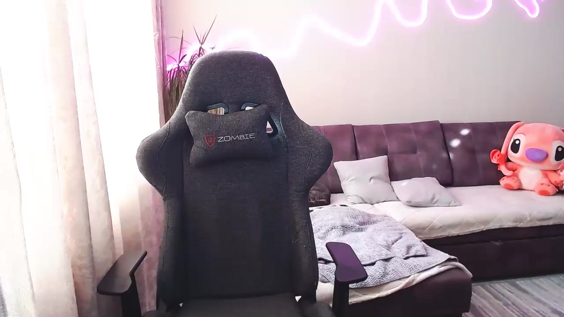 Gallery image thumbnail from BlackLovee's myfreecams stream on, 11/03/2025, 10:12 image 10 of 20