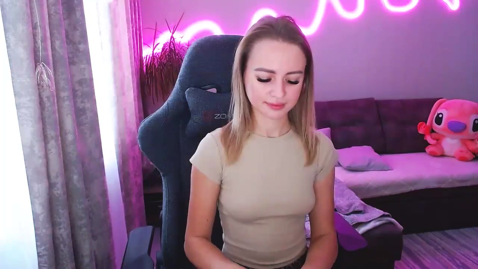 Gallery image thumbnail from BlackLovee's myfreecams stream on, 11/03/2025, 13:41 image 2 of 20