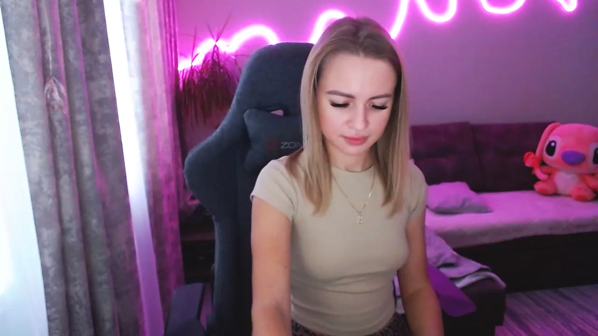 Gallery image thumbnail from BlackLovee's myfreecams stream on, 11/03/2025, 13:41 image 9 of 20
