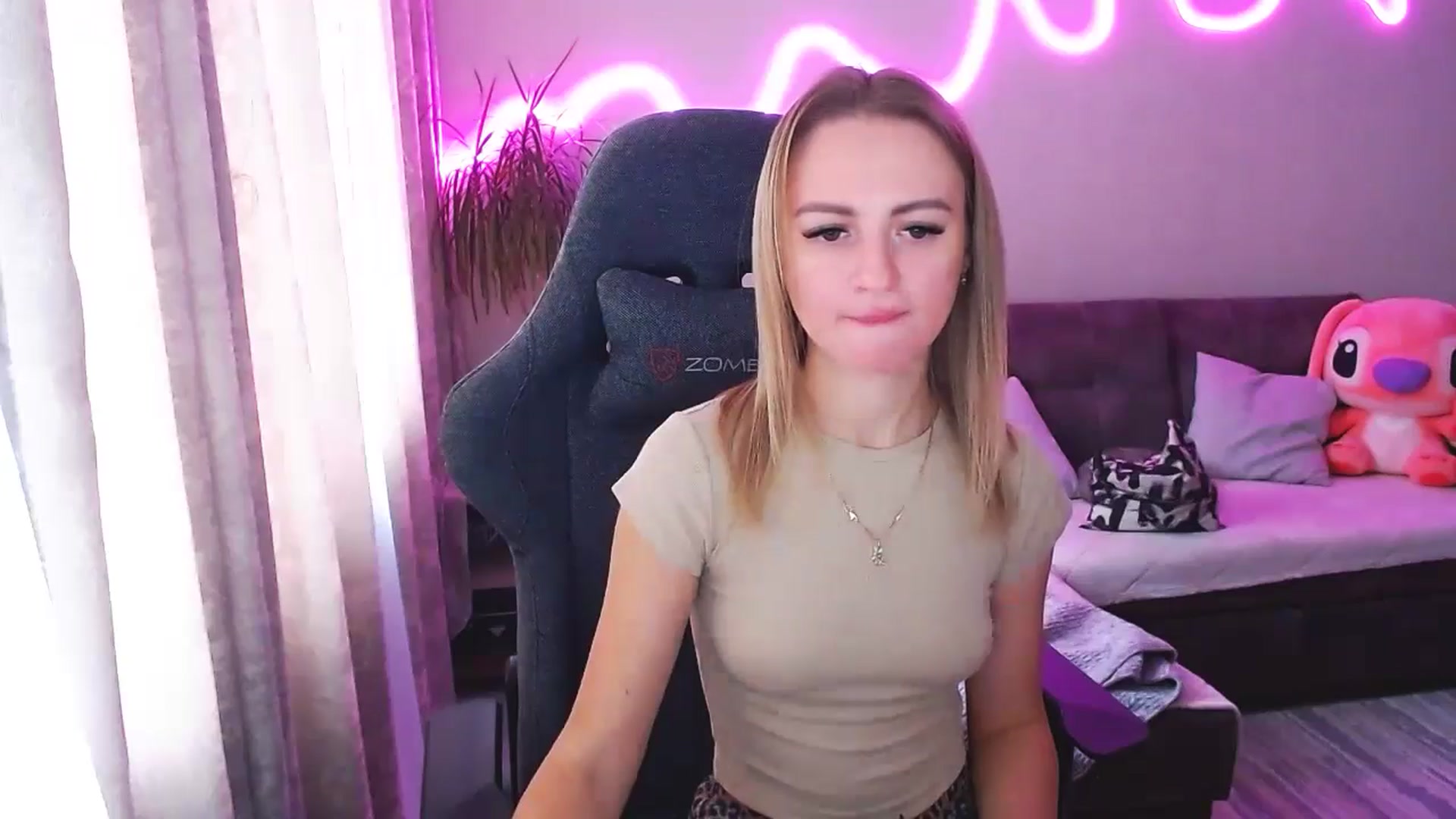 Gallery image thumbnail from BlackLovee's myfreecams stream on, 11/06/2025, 10:55 image 20 of 20