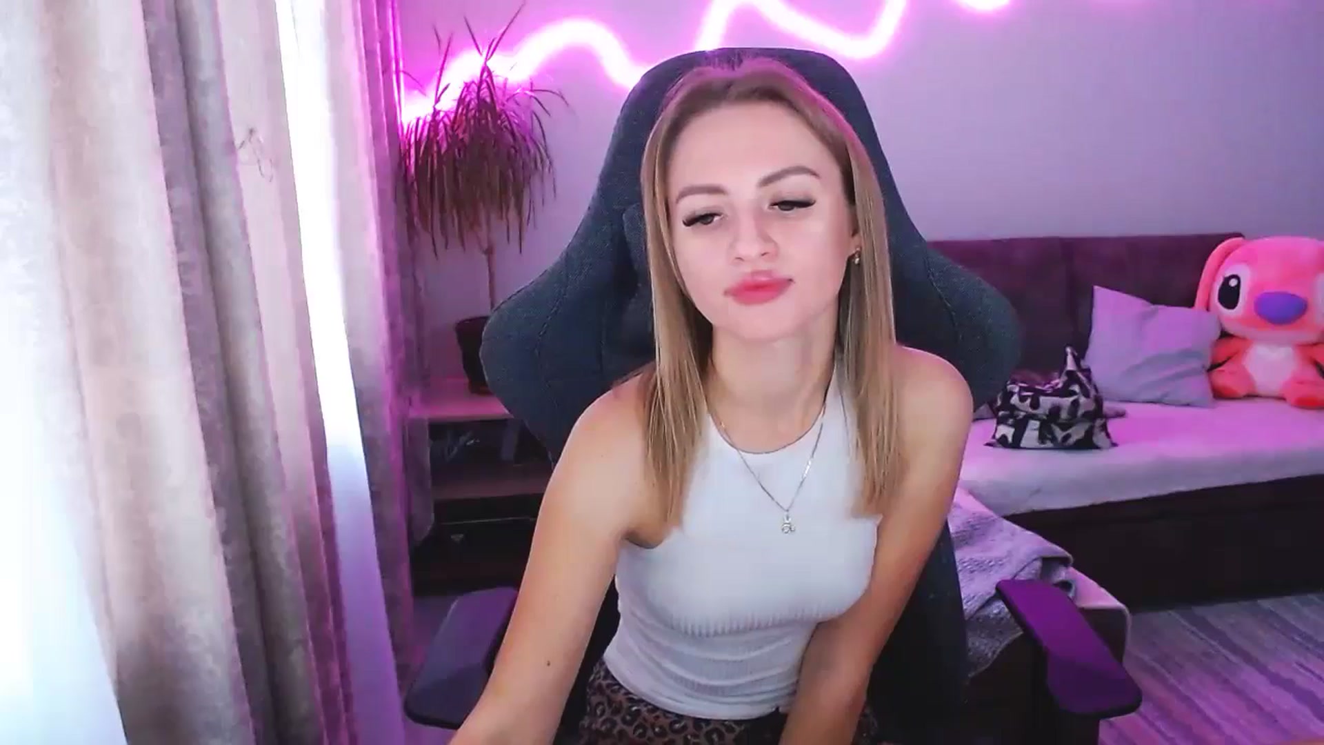Gallery image thumbnail from BlackLovee's myfreecams stream on, 11/06/2025, 12:15 image 12 of 20