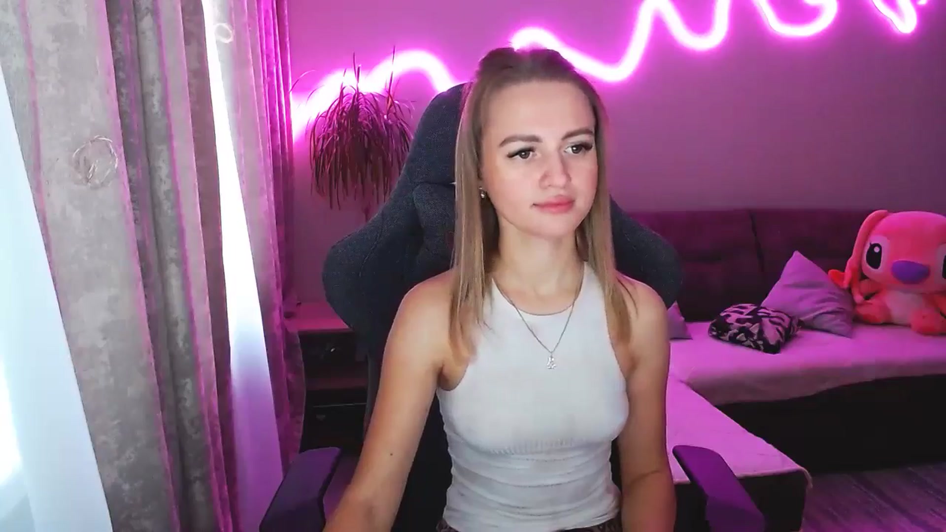 Gallery image thumbnail from BlackLovee's myfreecams stream on, 11/13/2025, 11:55 image 15 of 20