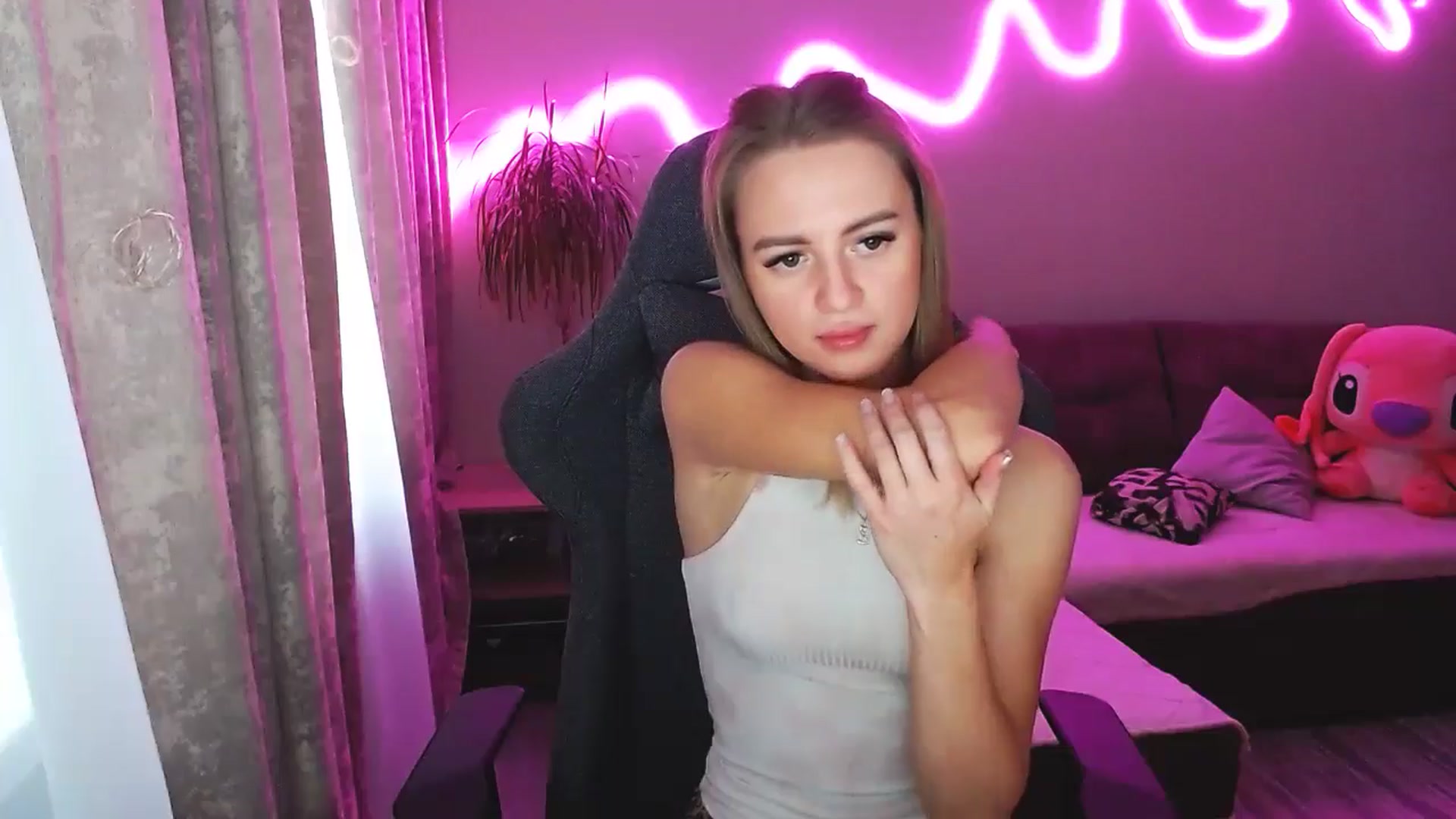 Gallery image thumbnail from BlackLovee's myfreecams stream on, 11/13/2025, 11:55 image 19 of 20