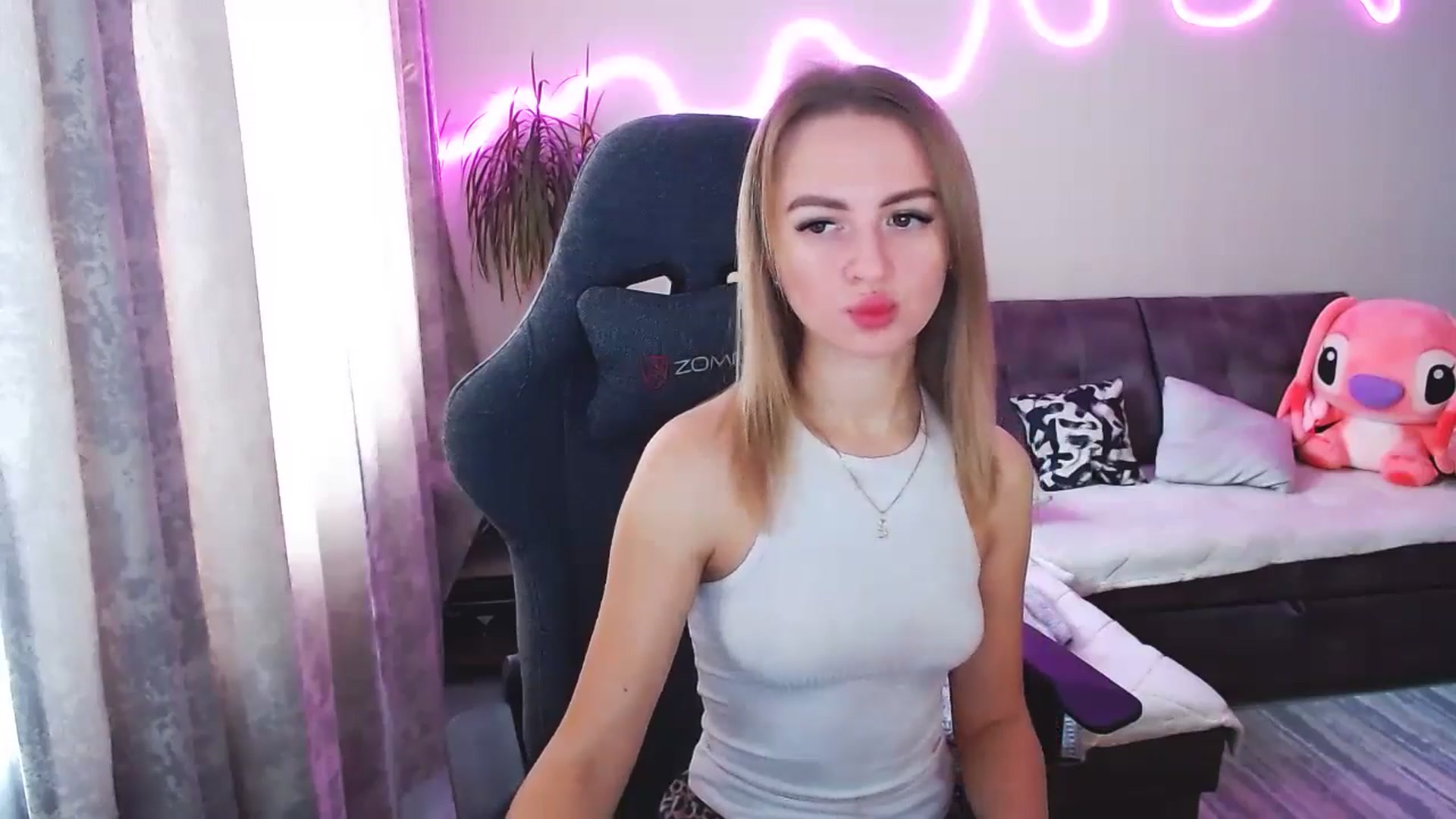Gallery image thumbnail from BlackLovee's myfreecams stream on, 11/16/2025, 08:54 image 5 of 20