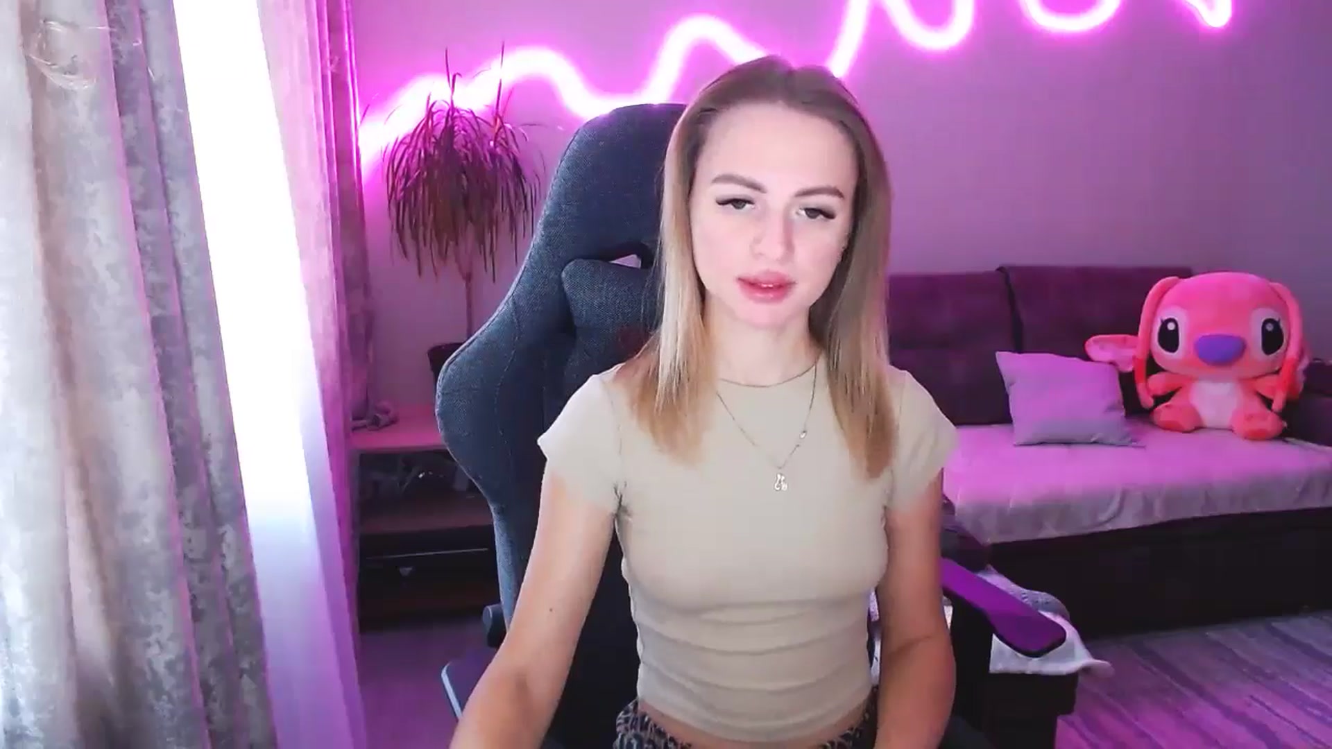 Gallery image thumbnail from BlackLovee's myfreecams stream on, 11/17/2025, 08:41 image 9 of 20