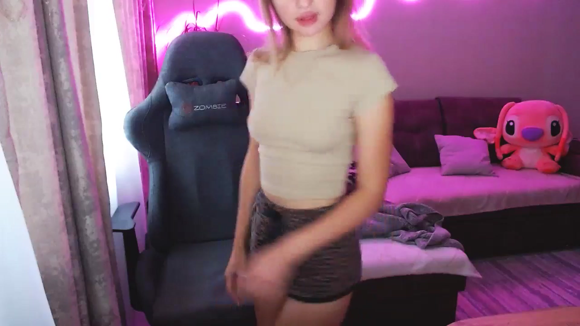 Gallery image thumbnail from BlackLovee's myfreecams stream on, 11/17/2025, 11:34 image 13 of 20
