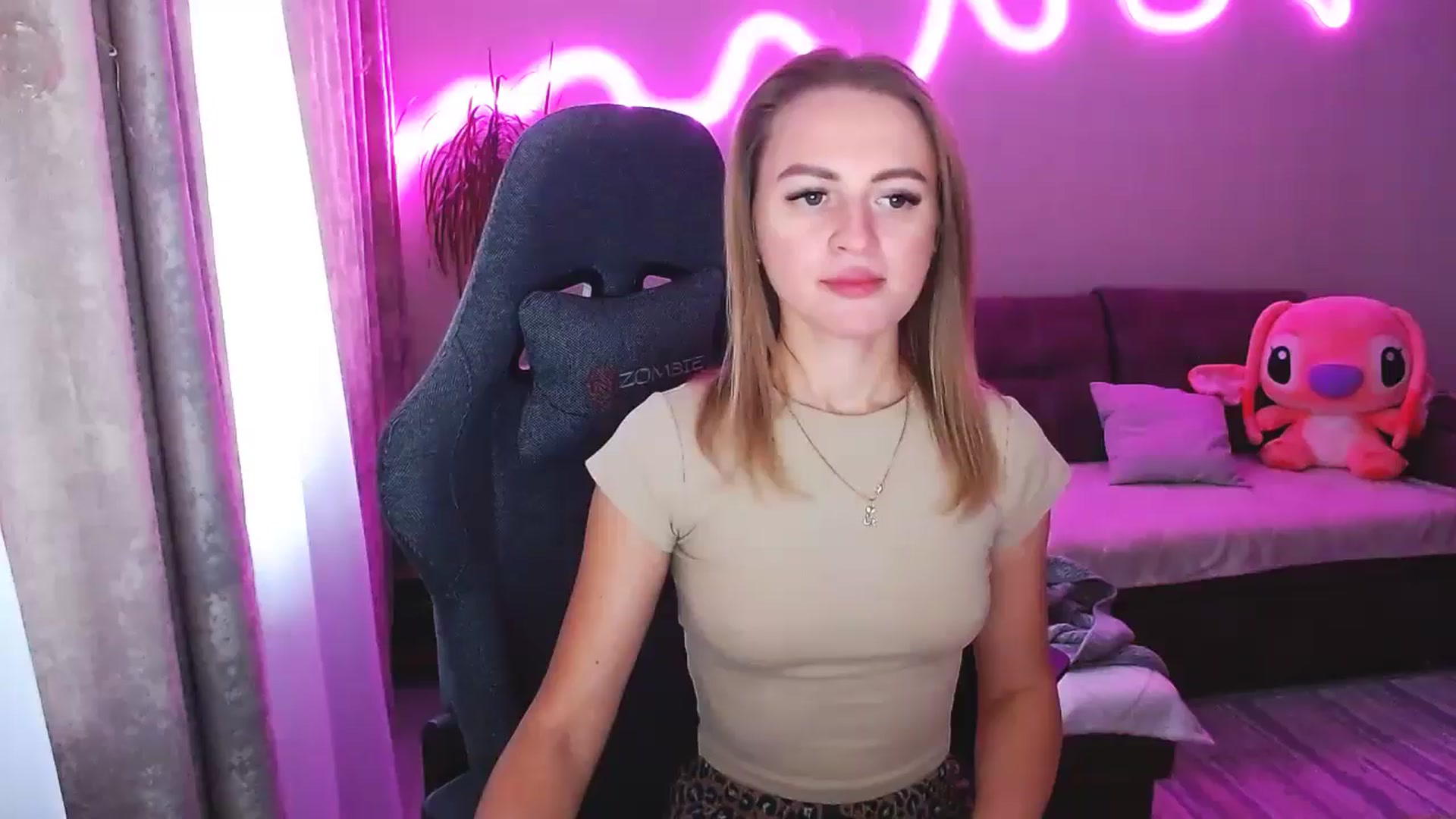 Gallery image thumbnail from BlackLovee's myfreecams stream on, 11/17/2025, 11:34 image 1 of 20