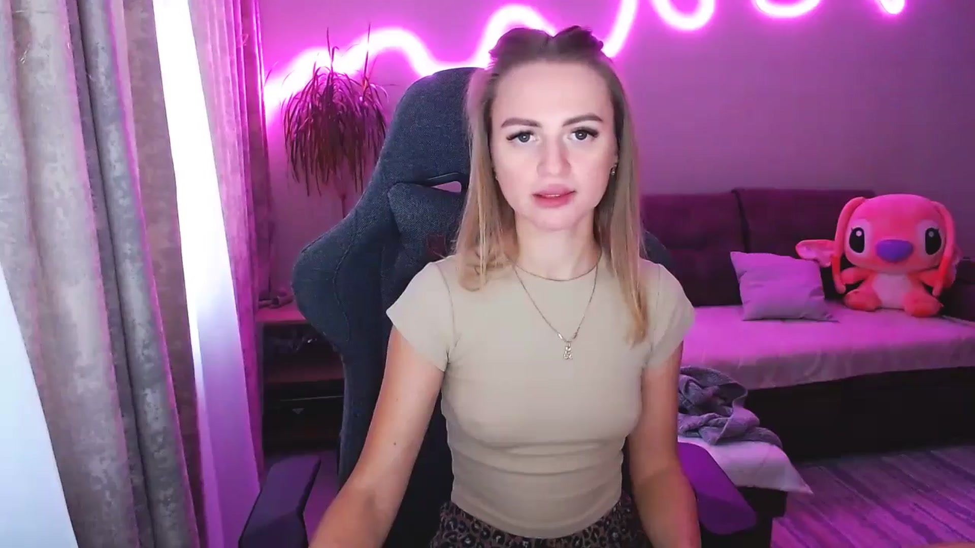 Gallery image thumbnail from BlackLovee's myfreecams stream on, 11/17/2025, 11:34 image 16 of 20