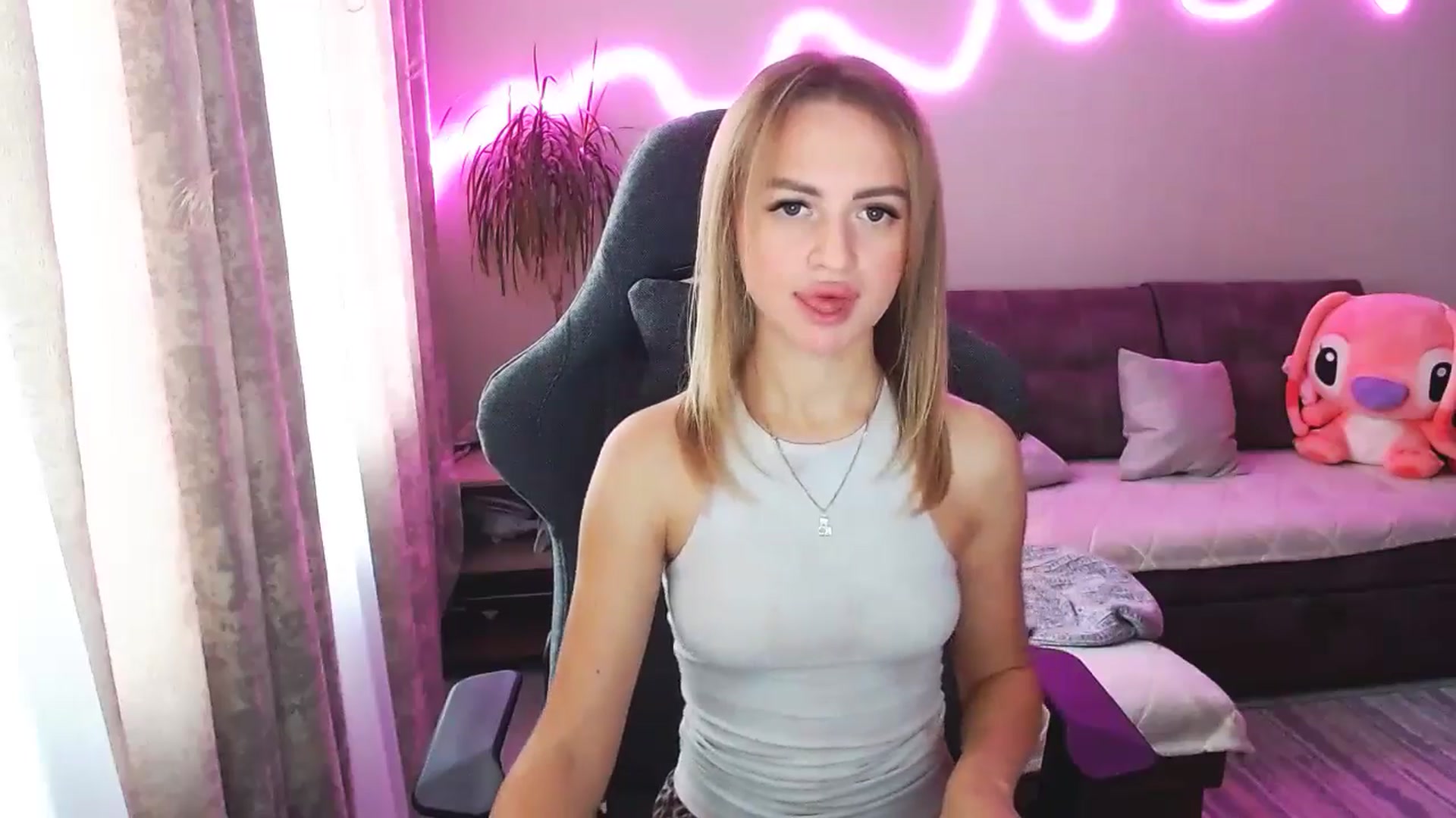 Gallery image thumbnail from BlackLovee's myfreecams stream on, 11/23/2025, 08:36 image 10 of 20
