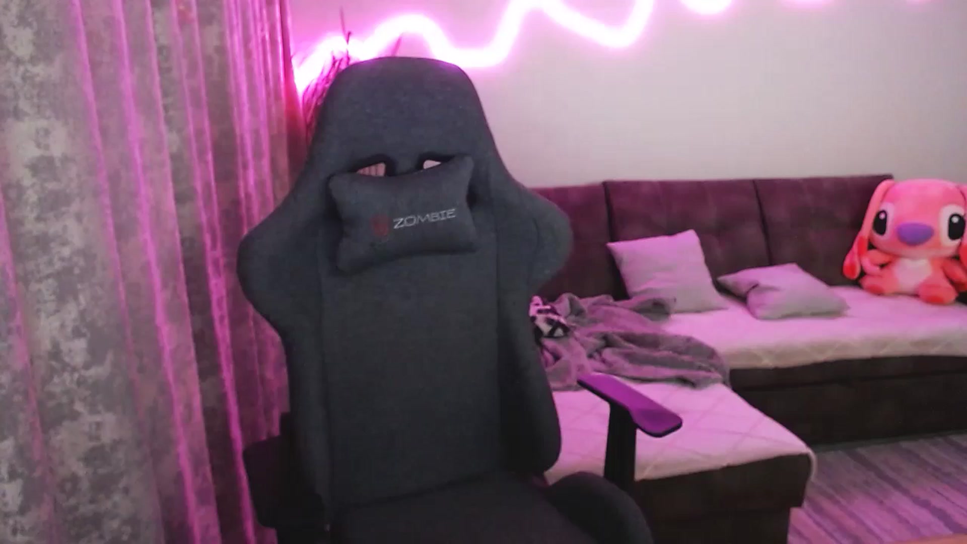 Gallery image thumbnail from BlackLovee's myfreecams stream on, 11/27/2025, 14:11 image 10 of 20
