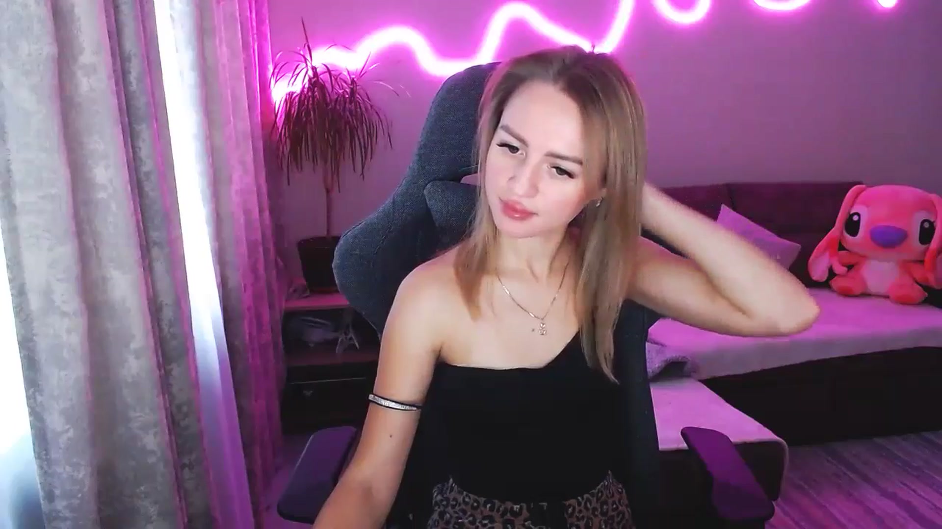 Gallery image thumbnail from BlackLovee's myfreecams stream on, 11/28/2025, 11:56 image 2 of 20