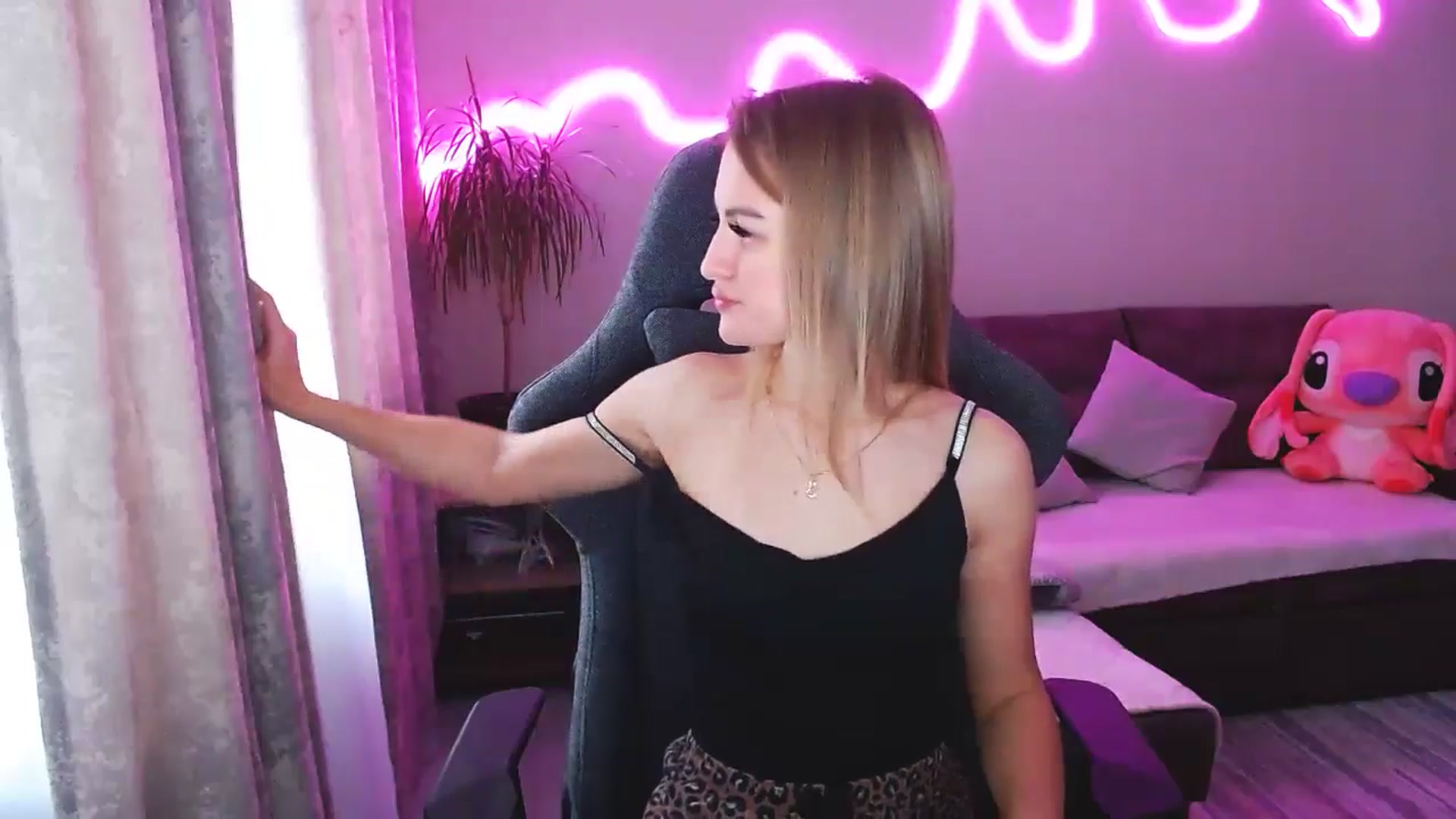 Gallery image thumbnail from BlackLovee's myfreecams stream on, 11/28/2025, 11:56 image 6 of 20