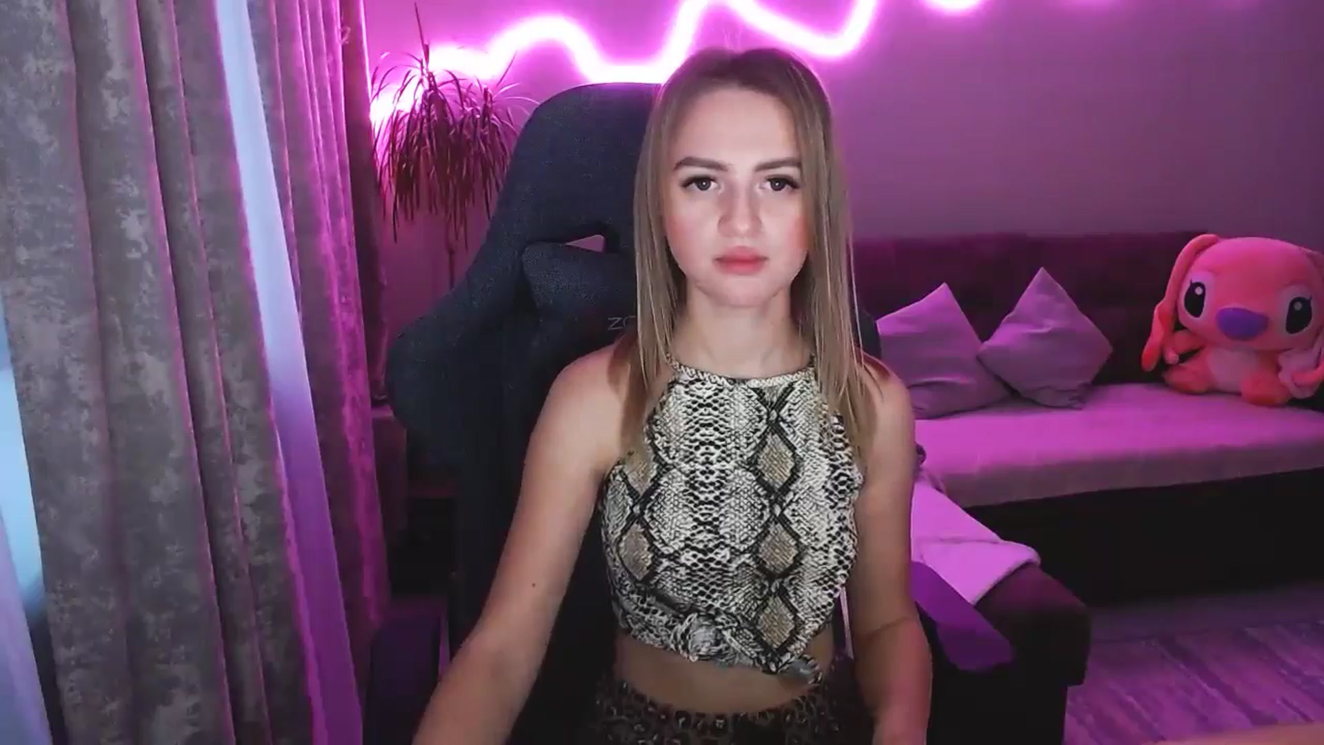 Gallery image thumbnail from BlackLovee's myfreecams stream on, 12/01/2025, 12:42 image 16 of 20