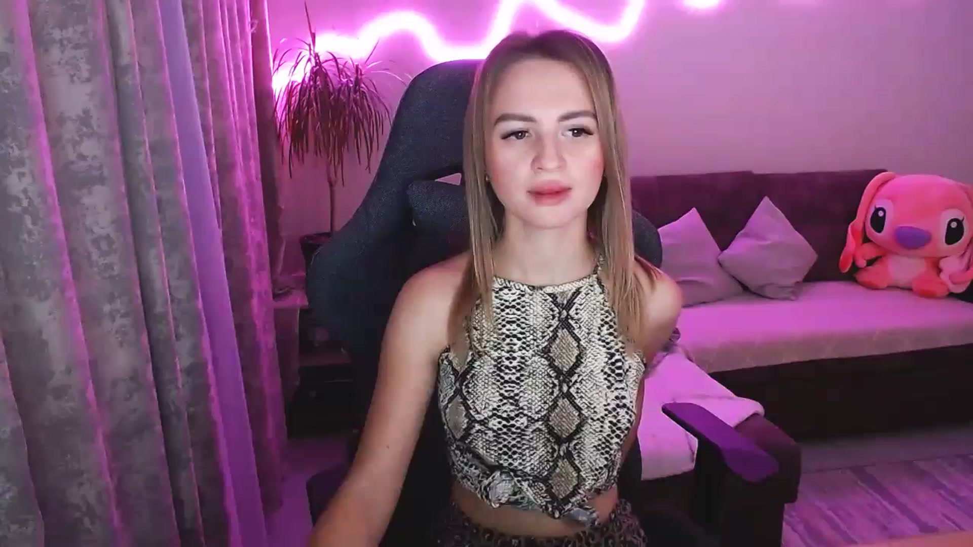 Gallery image thumbnail from BlackLovee's myfreecams stream on, 12/01/2025, 13:24 image 10 of 20