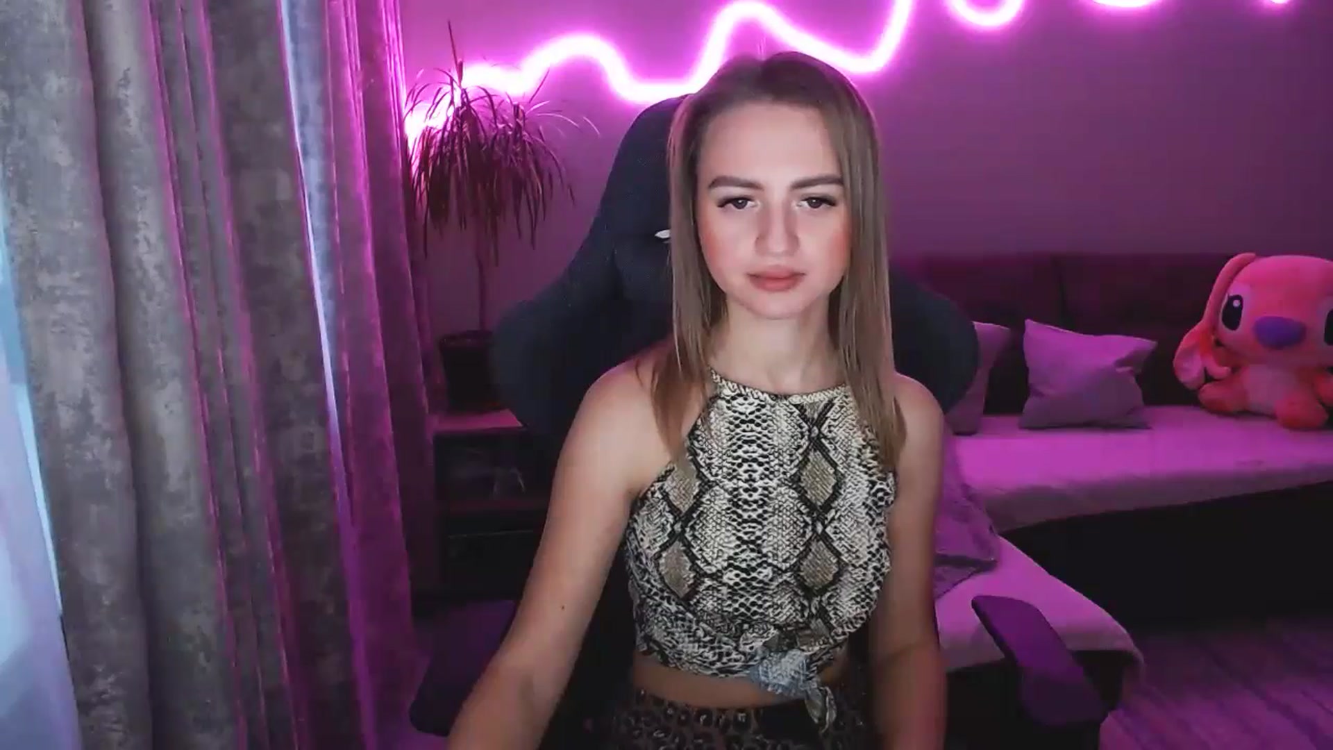 Gallery image thumbnail from BlackLovee's myfreecams stream on, 12/02/2025, 12:55 image 11 of 20