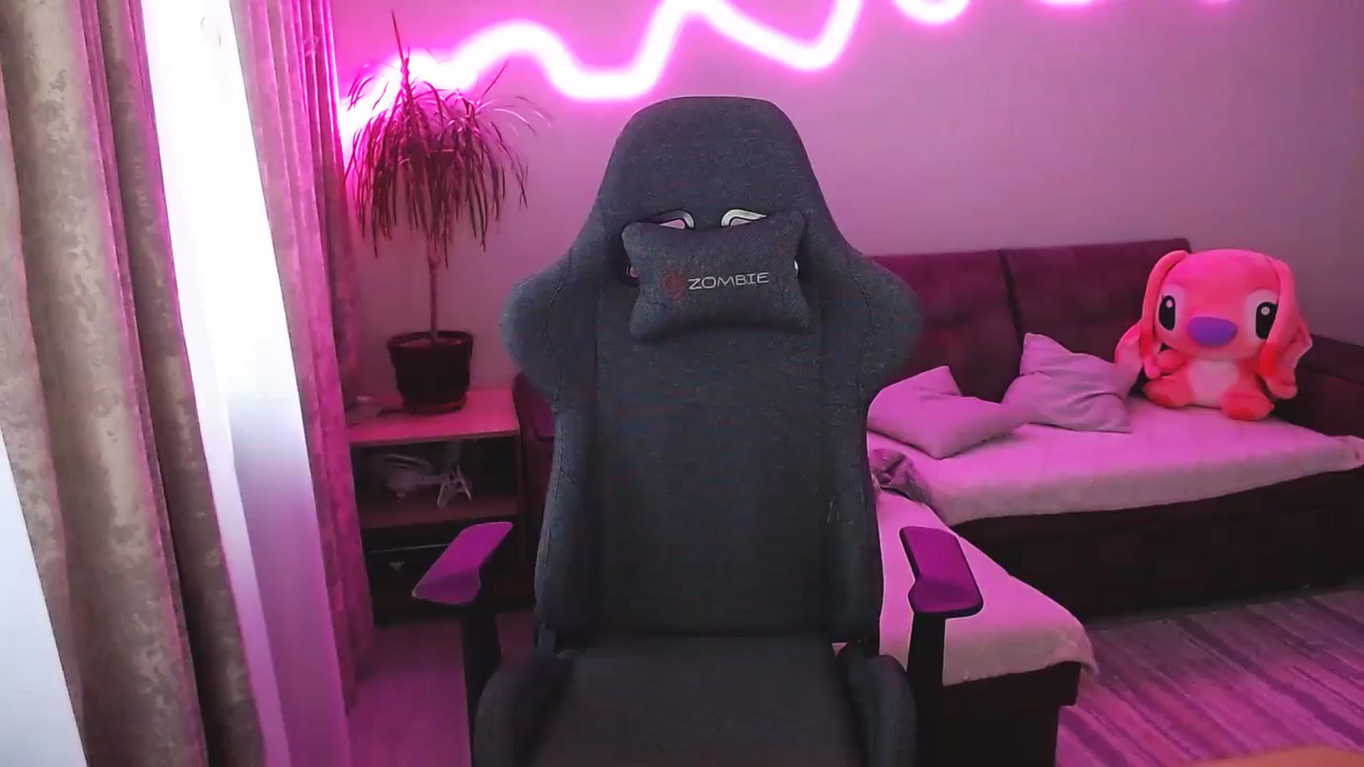 Gallery image thumbnail from BlackLovee's myfreecams stream on, 12/05/2025, 12:35 image 1 of 20