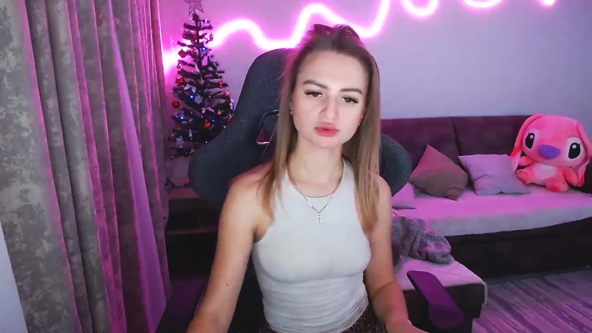 Gallery image thumbnail from BlackLovee's myfreecams stream on, 12/21/2025, 14:15 image 14 of 20
