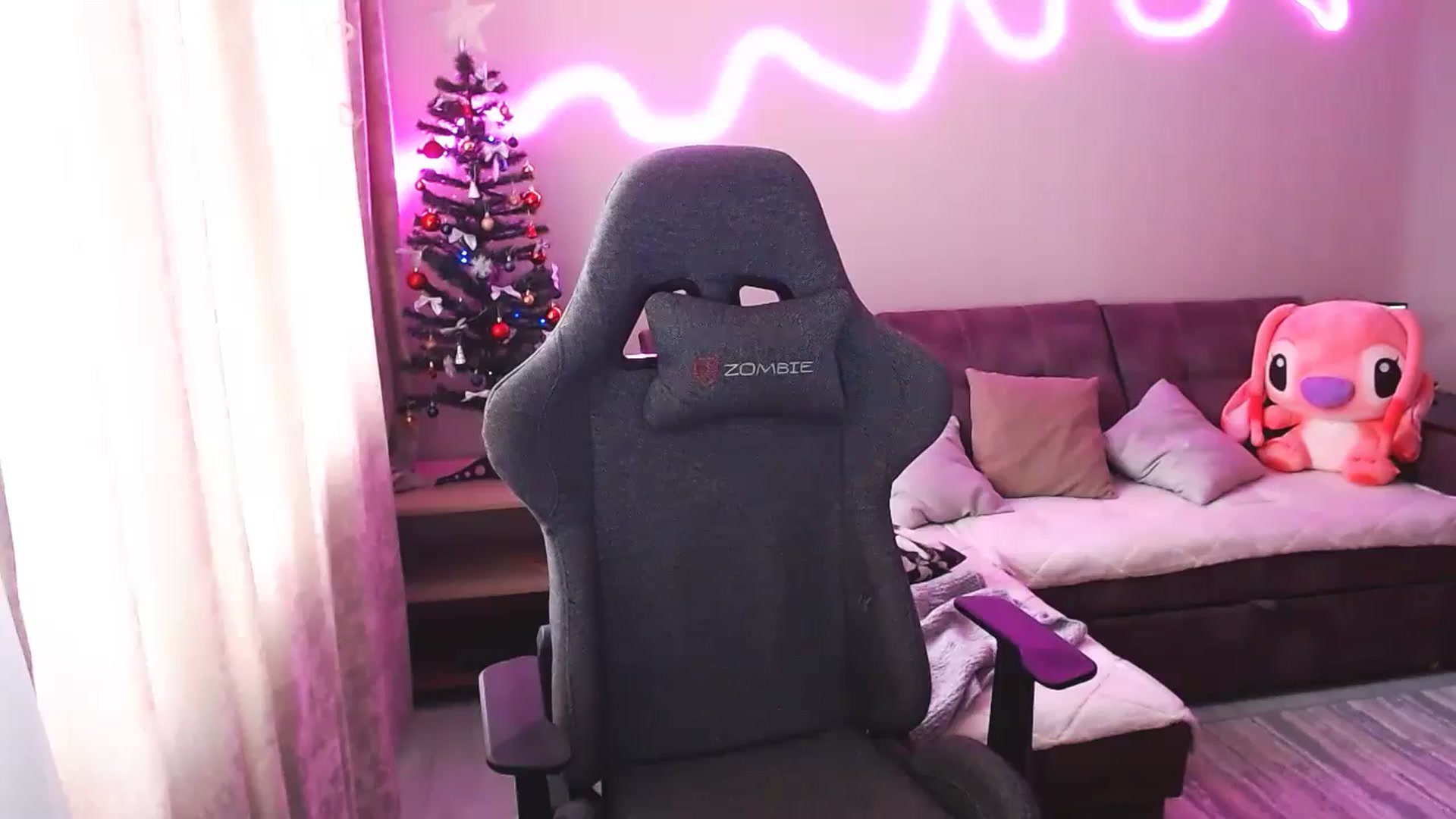 Gallery image thumbnail from BlackLovee's myfreecams stream on, 12/23/2025, 09:32 image 16 of 20