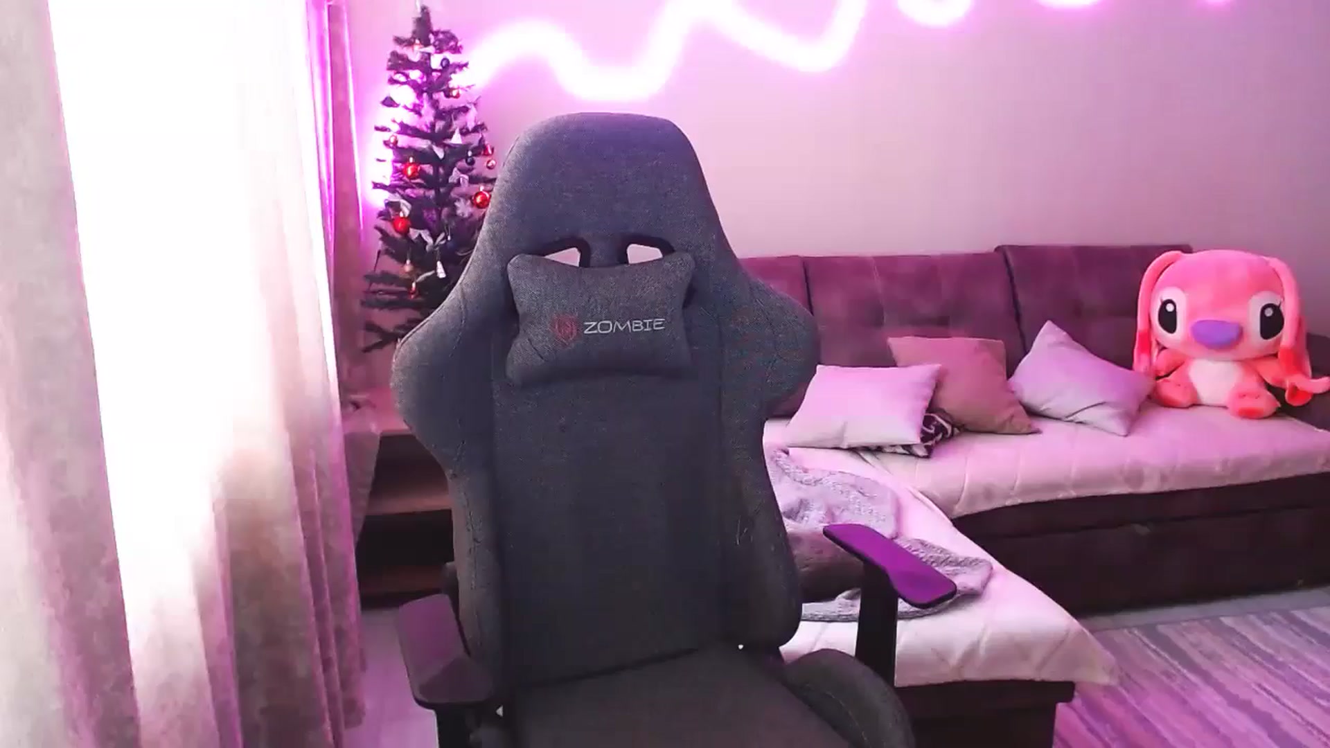 Gallery image thumbnail from BlackLovee's myfreecams stream on, 01/15/2026, 11:02 image 1 of 20