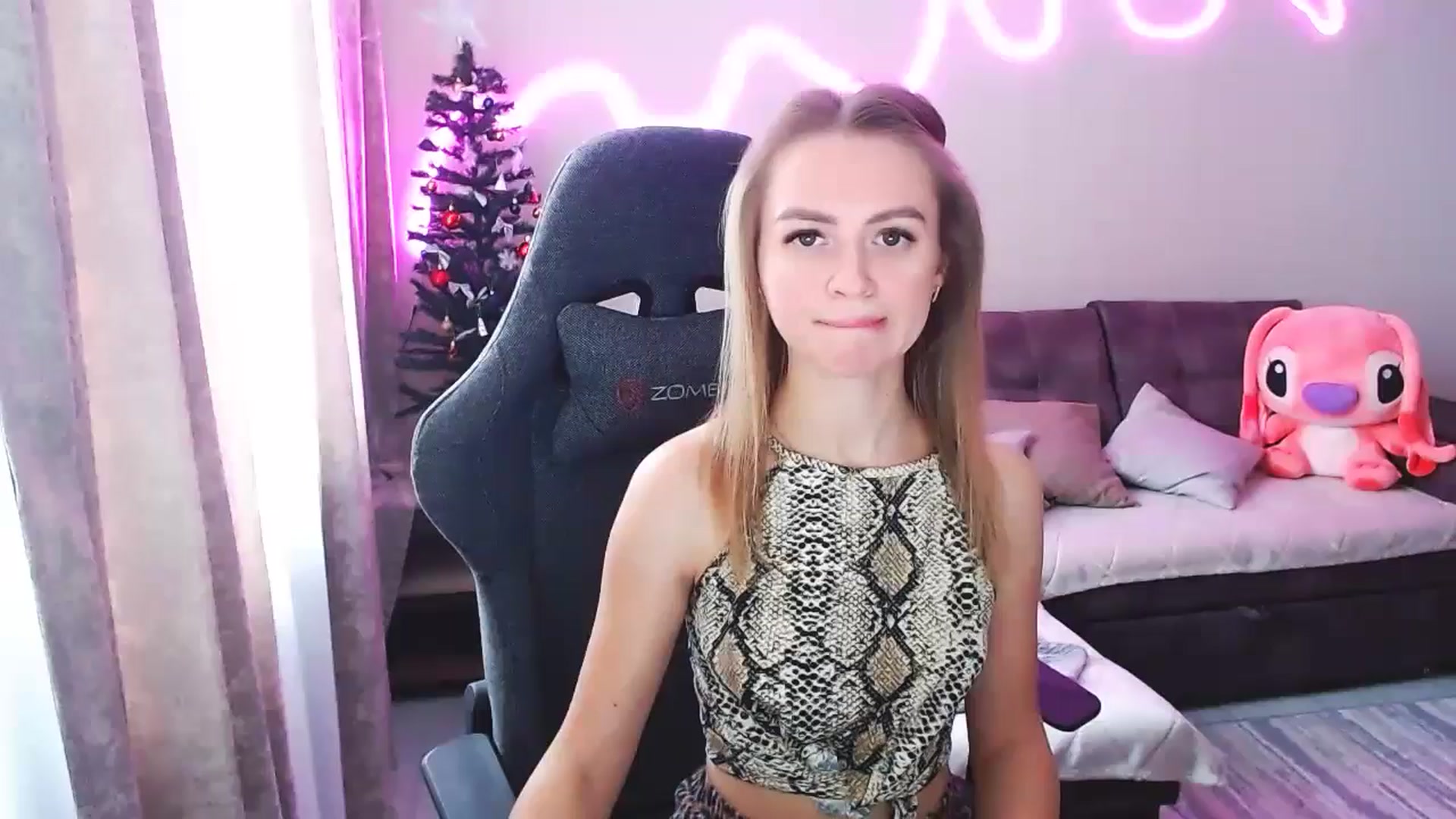 Gallery image thumbnail from BlackLovee's myfreecams stream on, 01/15/2026, 11:02 image 7 of 20