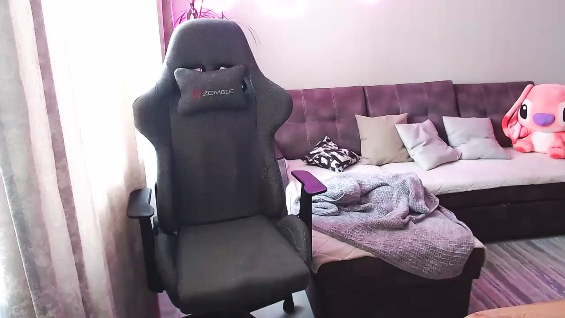 Gallery image thumbnail from BlackLovee's myfreecams stream on, 01/27/2026, 08:34 image 14 of 20