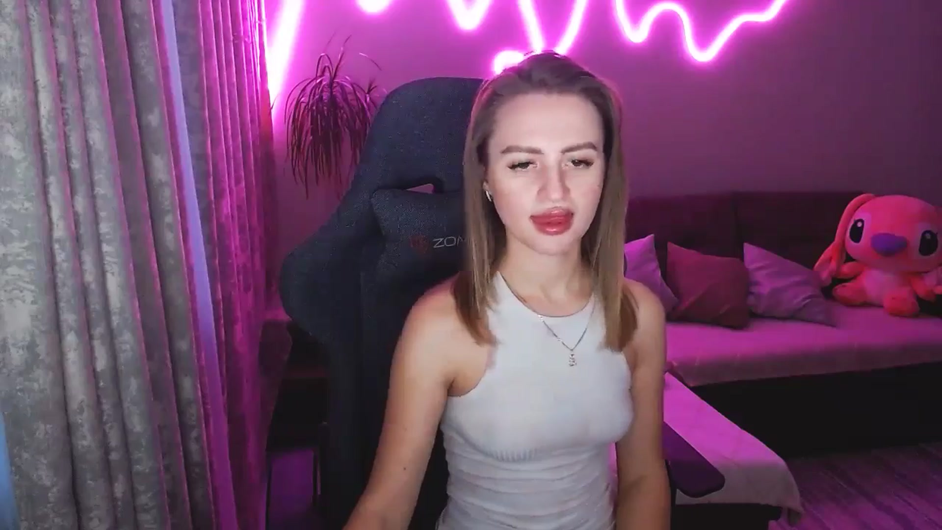 Gallery image thumbnail from BlackLovee's myfreecams stream on, 01/30/2026, 13:54 image 14 of 20
